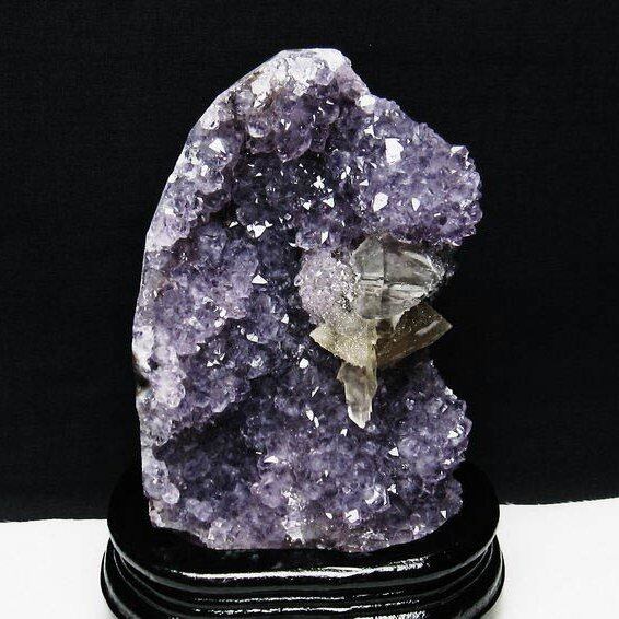 1.7Kg アメジスト クラスター ウルグアイ産 アメジスト 原石 置物 amethyst アメシスト 台座付属 カルサイト付き 花型 182-6222