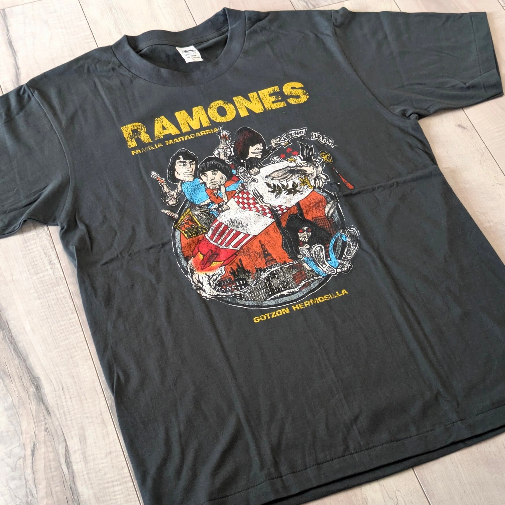 【 Ramones（ラモーンズ）】 『 Gotzon Hermosilla 』 Tシャツ / ビンテージ加工 / バンドTシャツ 〚アメリカン雑貨 アメトイ〛