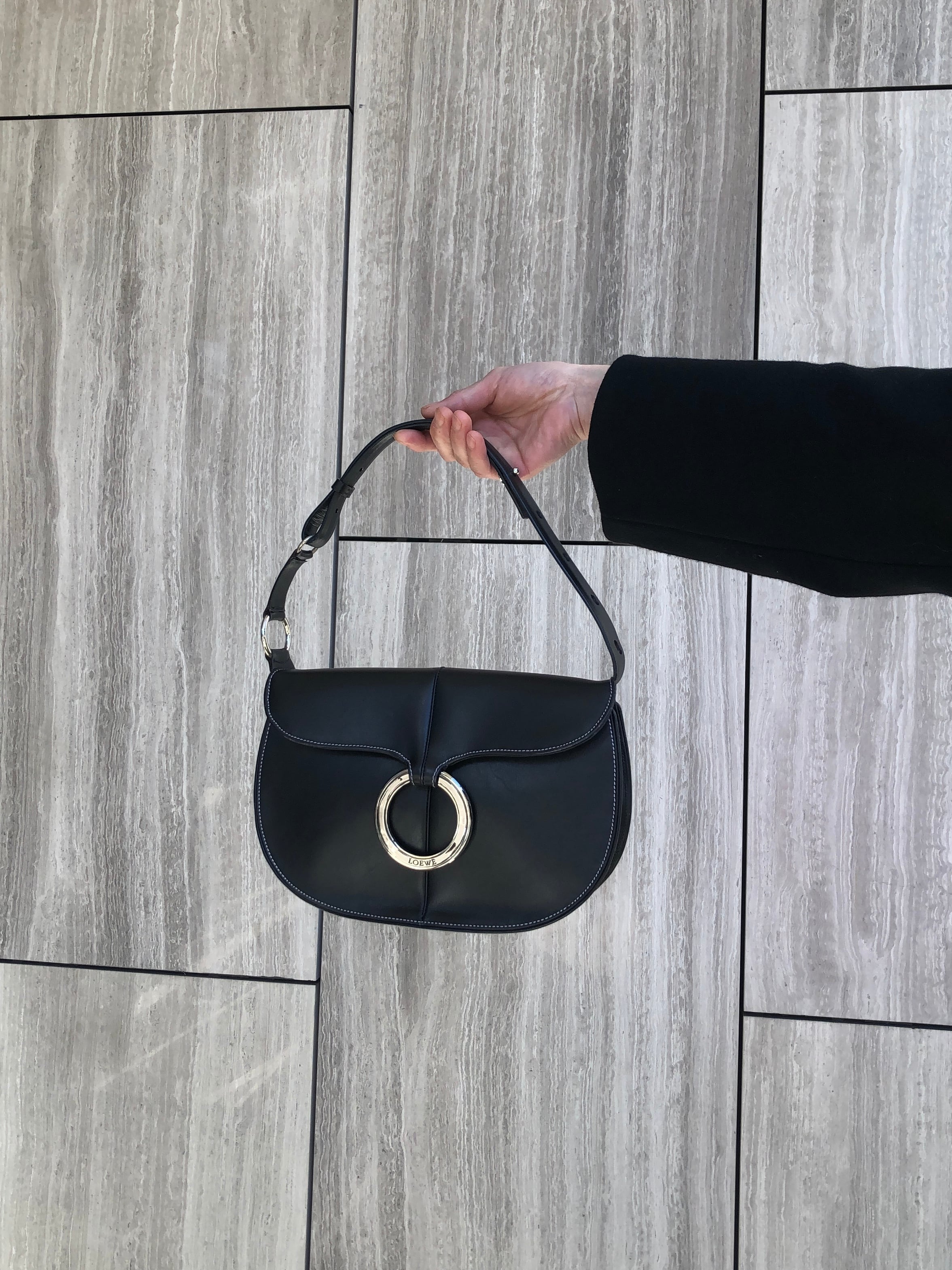LOEWE ロエベ ショルダーバッグ ブラック サークルモチーフ ロゴ レザー ワンショルダー vintage ヴィンテージ オールド sy8ch6