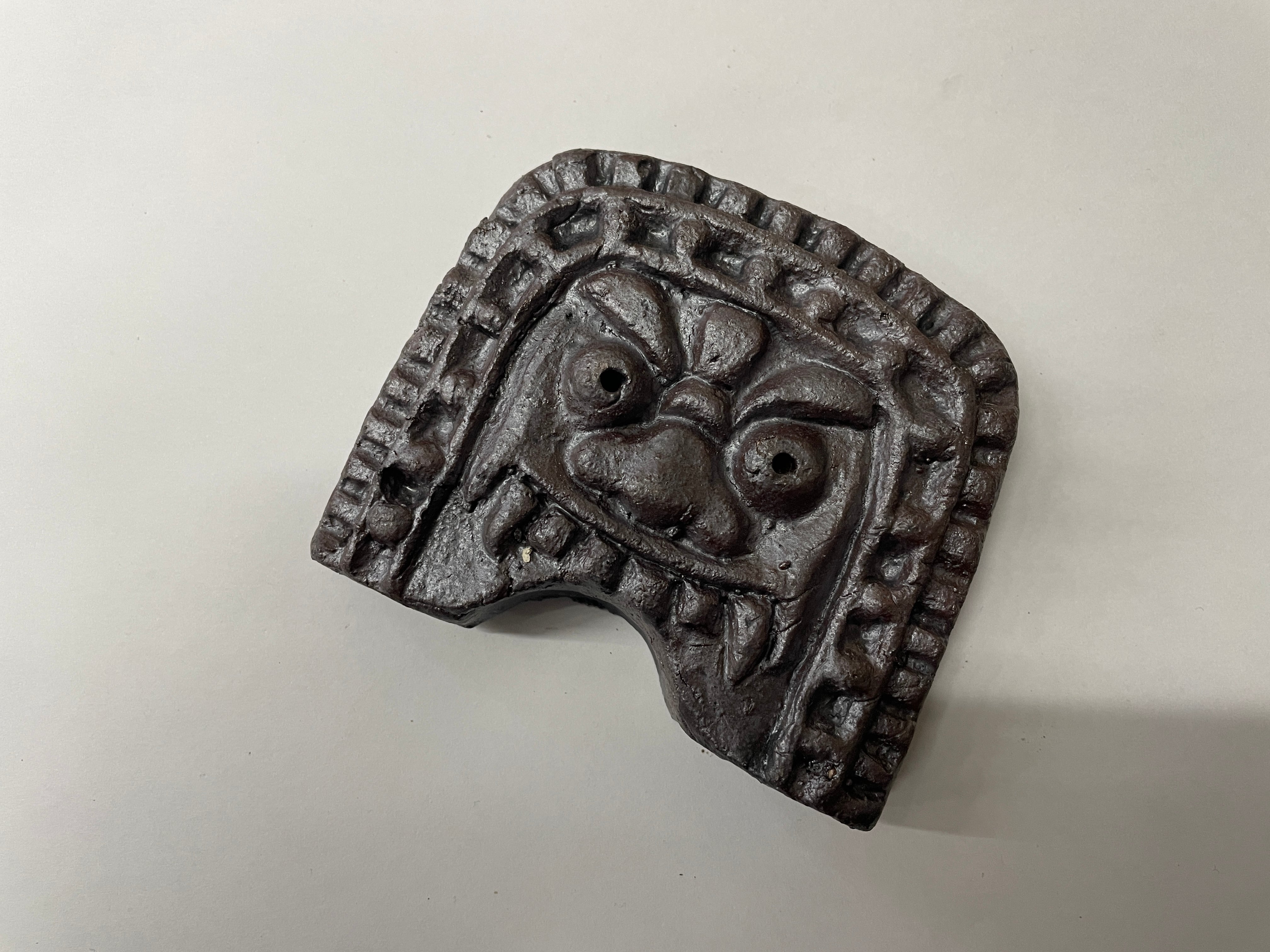 鬼瓦(土瓦製) 鬼瓦（中）A赤瓦 | seramika store 置物