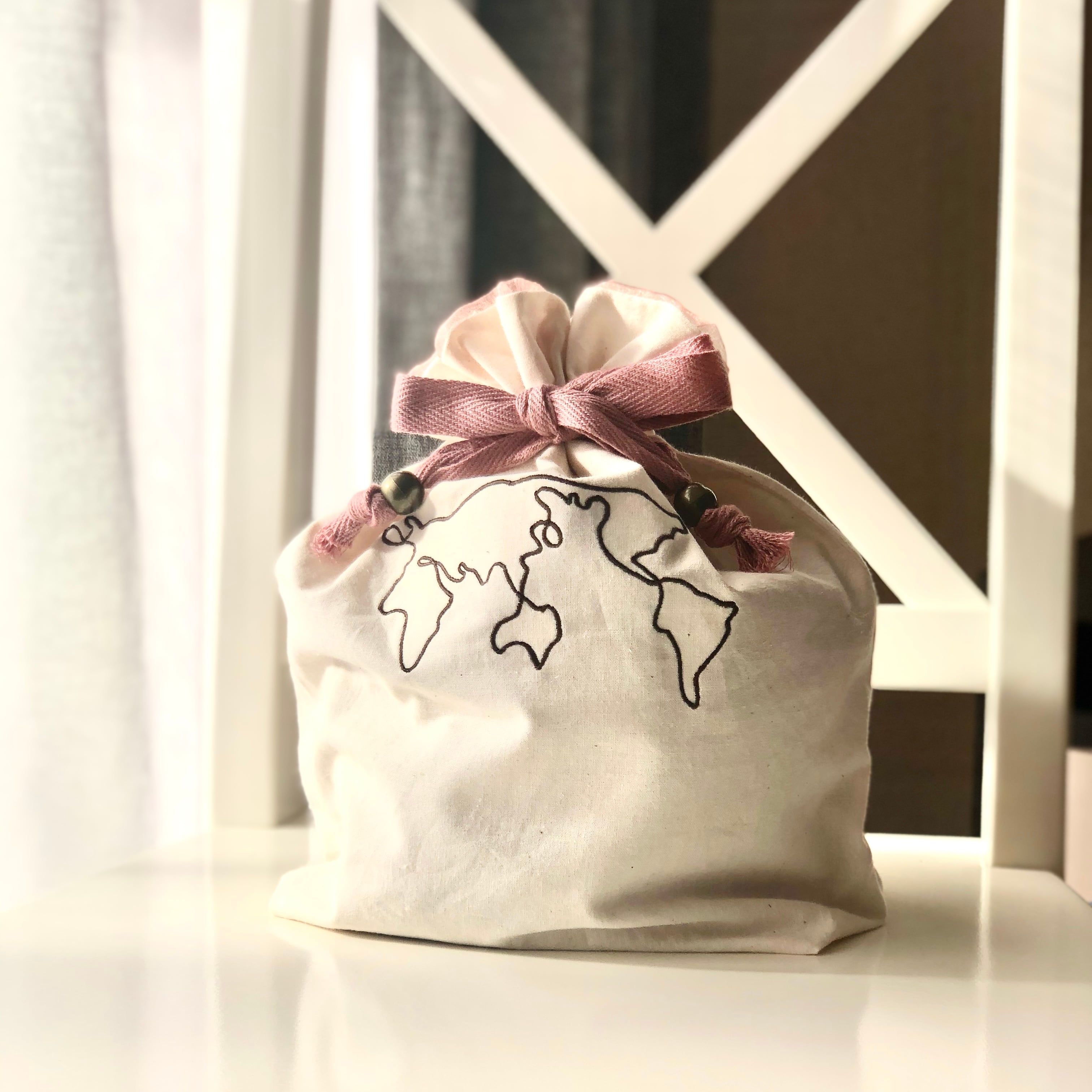 \NEW/The World Map Pouch