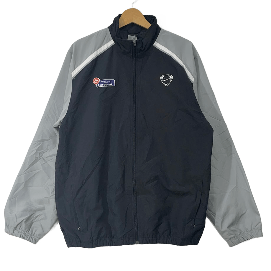 【人気】ナイキ　刺繍　スウッシュロゴ　ナイロンジャケット　ビックシルエット　古着 ナイキ NIKE ナイロンジャケット XXL ブラック 2XL ラグラン ロゴ刺繍