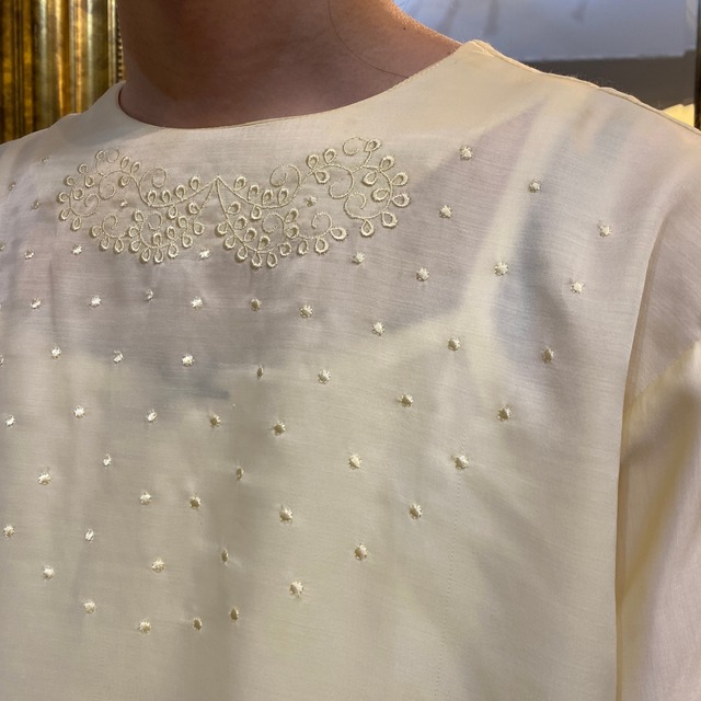 VINTAGE 50-60's yellow flower embroidery blouse