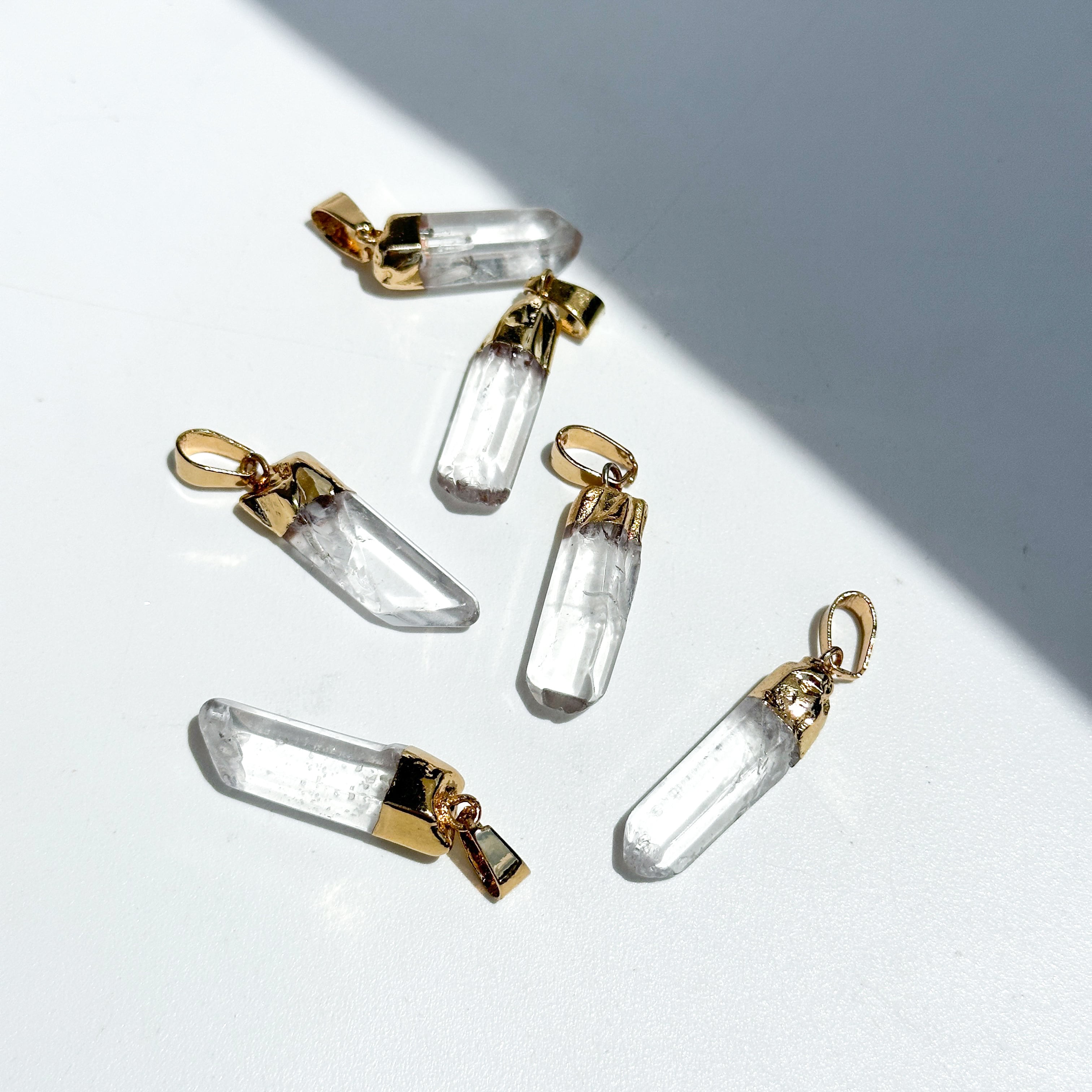 クリアクォーツ(水晶)ポイント Sサイズ◇ Clear Quartz ◇天然石・アクセサリーパーツ・鉱物・パワーストーン・インテリア