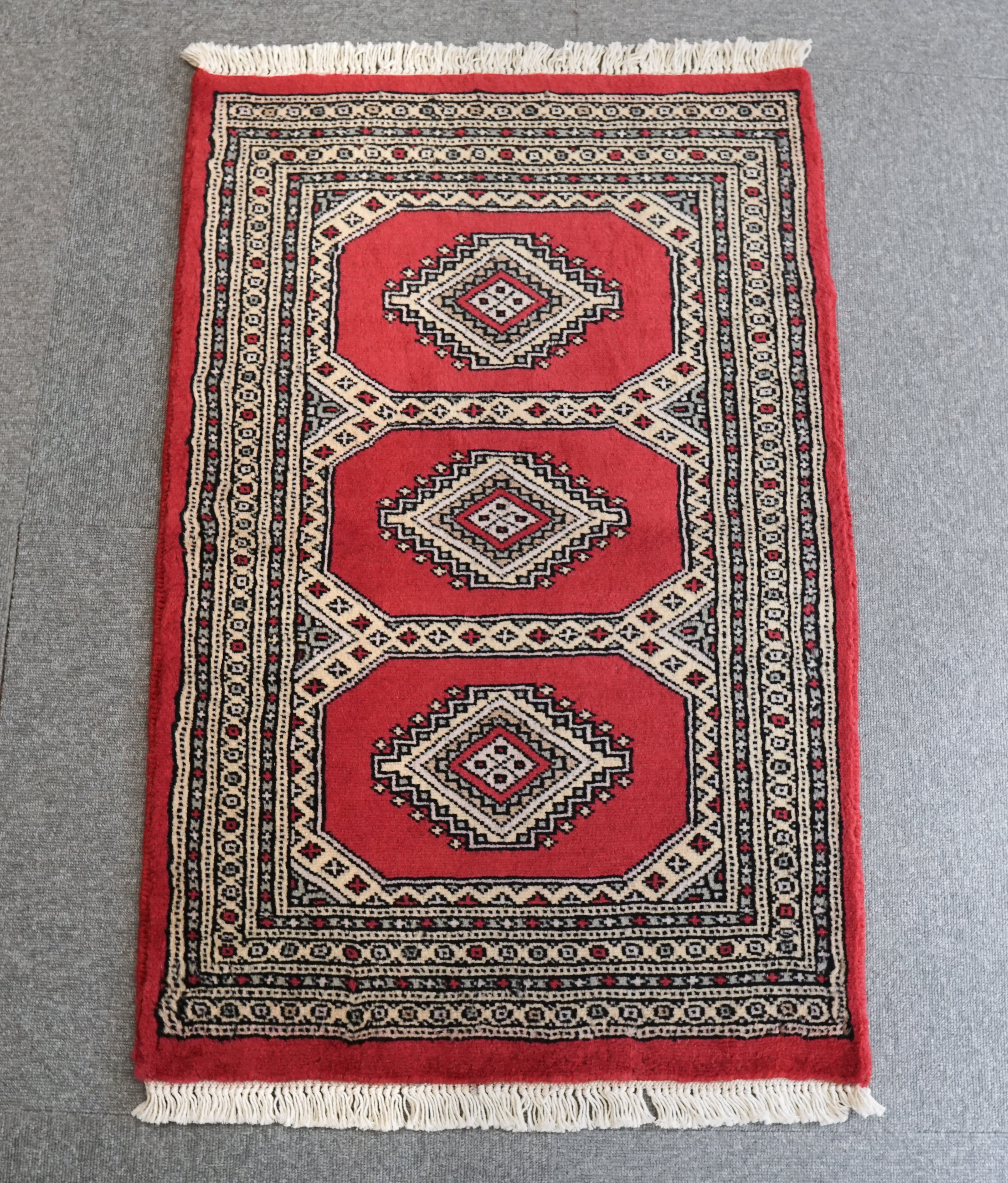 93×60cm【パキスタン手織り絨毯】-
