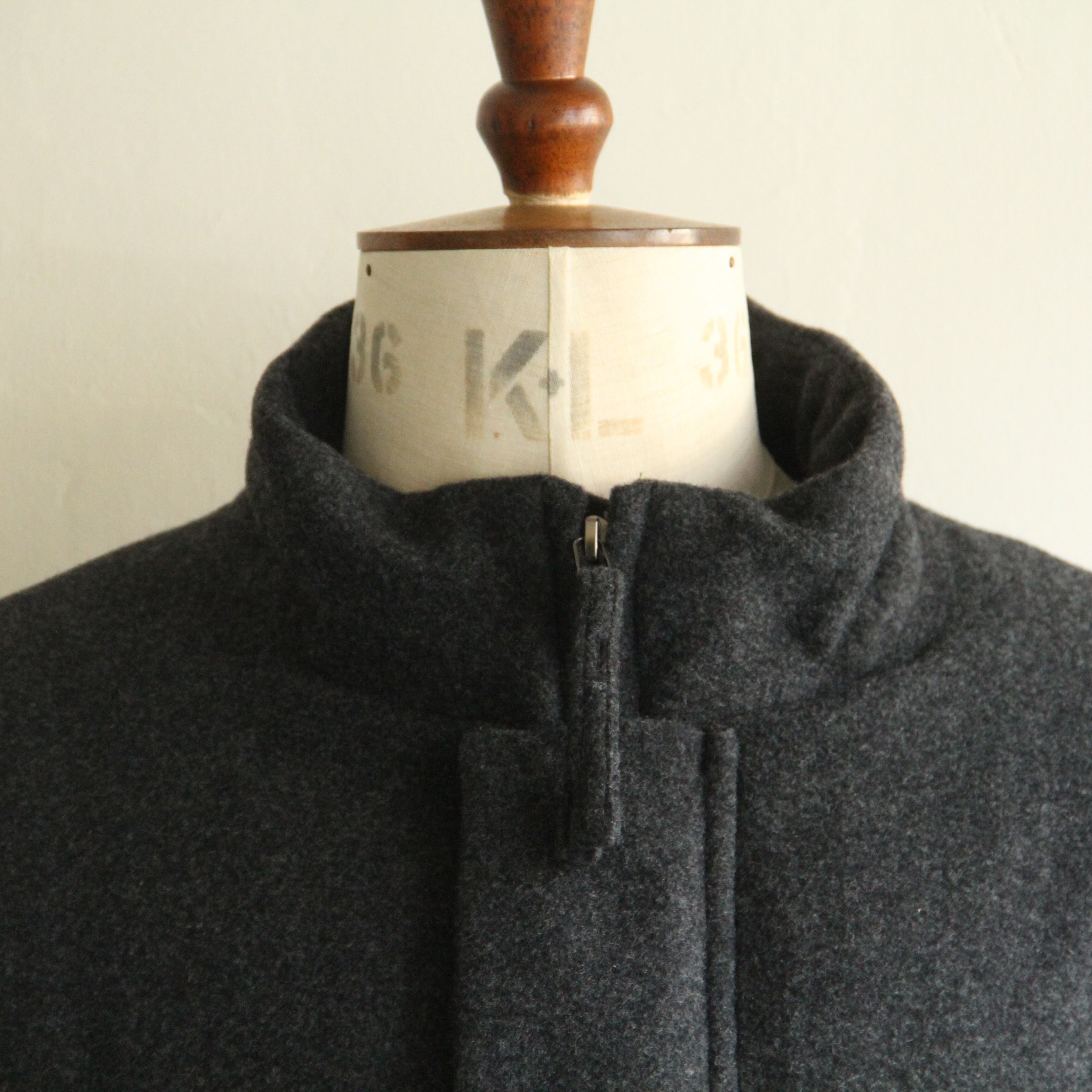 ジャケット・アウター 25AW STILL BY HAND Padded Wool Blouson Still By Hand Padded Wool Blouson - Charcoal | Wallace Mercantile Shop