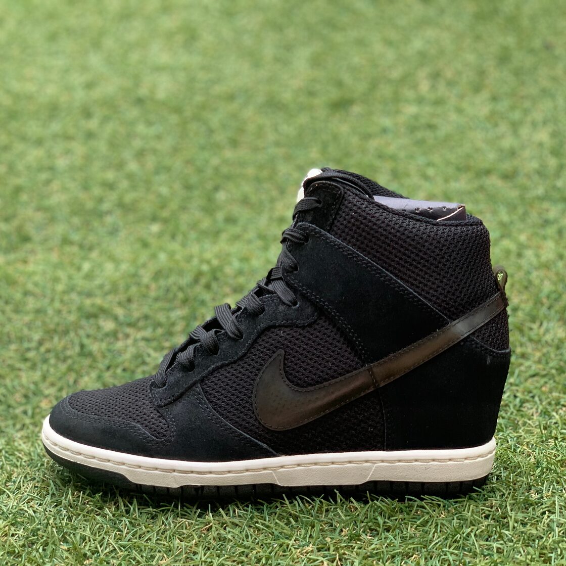 NIKE DUNK SKY HI ESSENTIAL ナイキ ダンク スカイハイ エッセンシャル 