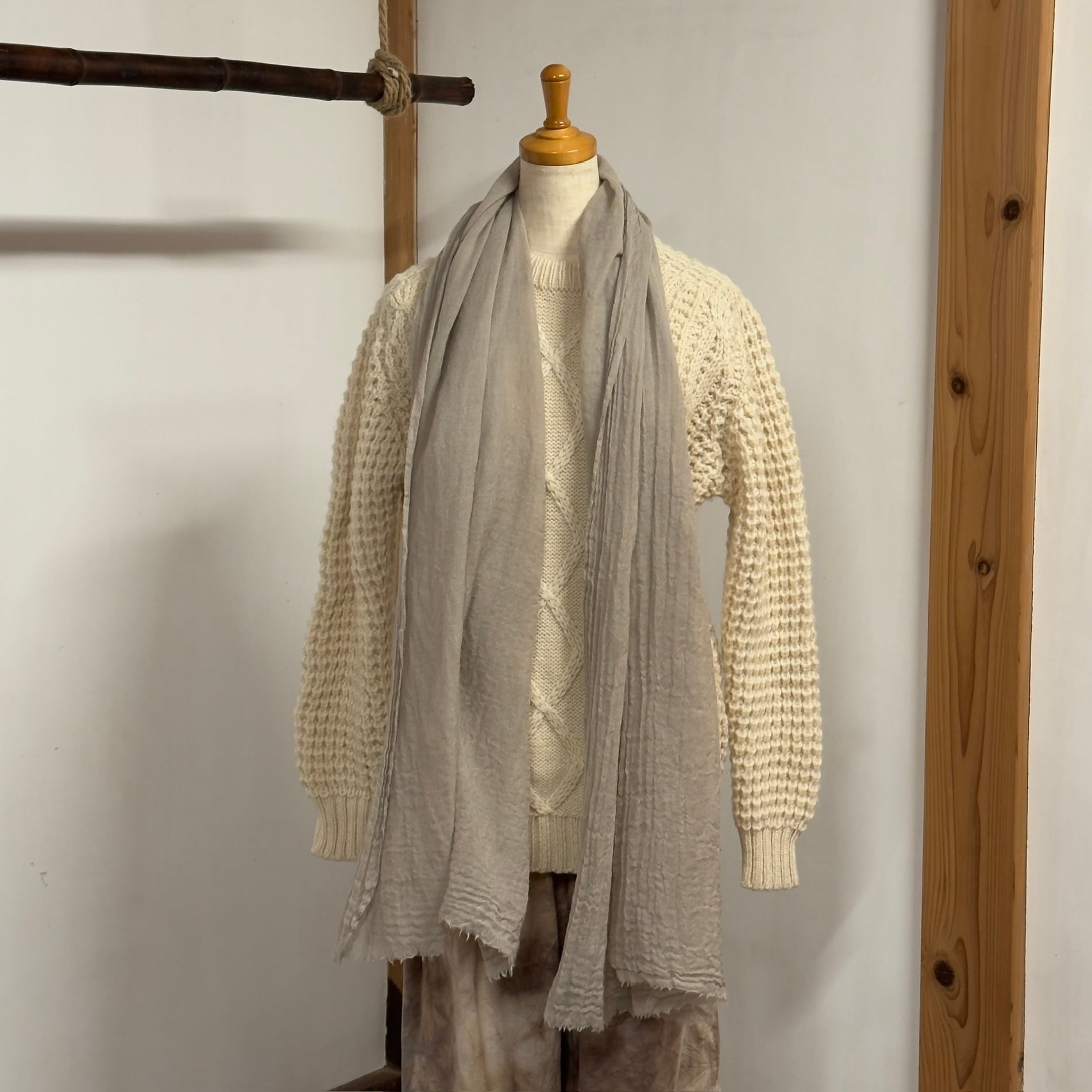 手染め ウール100% ふんわりストール｜夜叉五倍子染め（植物染め