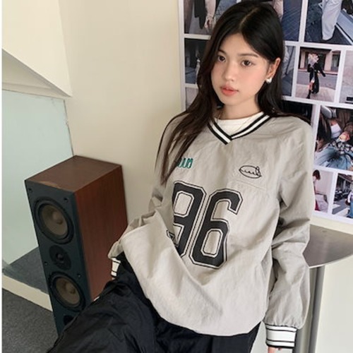 2024 秋冬 トップス 長袖 かわいいラウンドネック Tシャツ レディース 韓国風 96 ルーズ ゆったり 無地 カジュアル おしゃれサイズ シルエットファッション系サイドシャツフット お出かけ春
