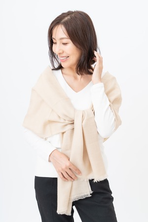 Ichihara - イチハラ/ベージュ（無染色）カシミヤ100%ストール 幅70cm×縦198cm（本体部分）+1cm×2（房部分）