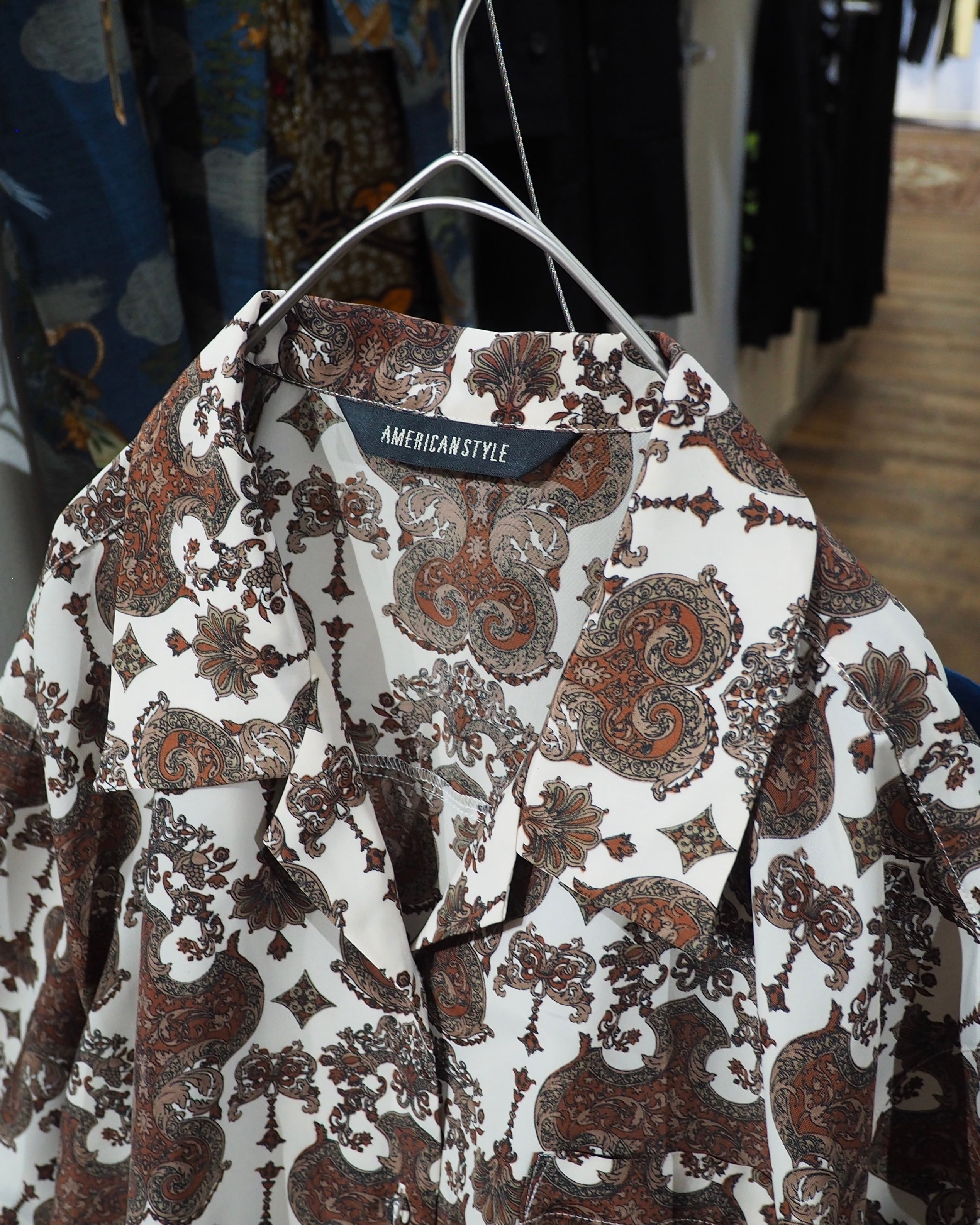1990s Beautiful Arabesque pattern Design vintage SS Open Collar Shirt