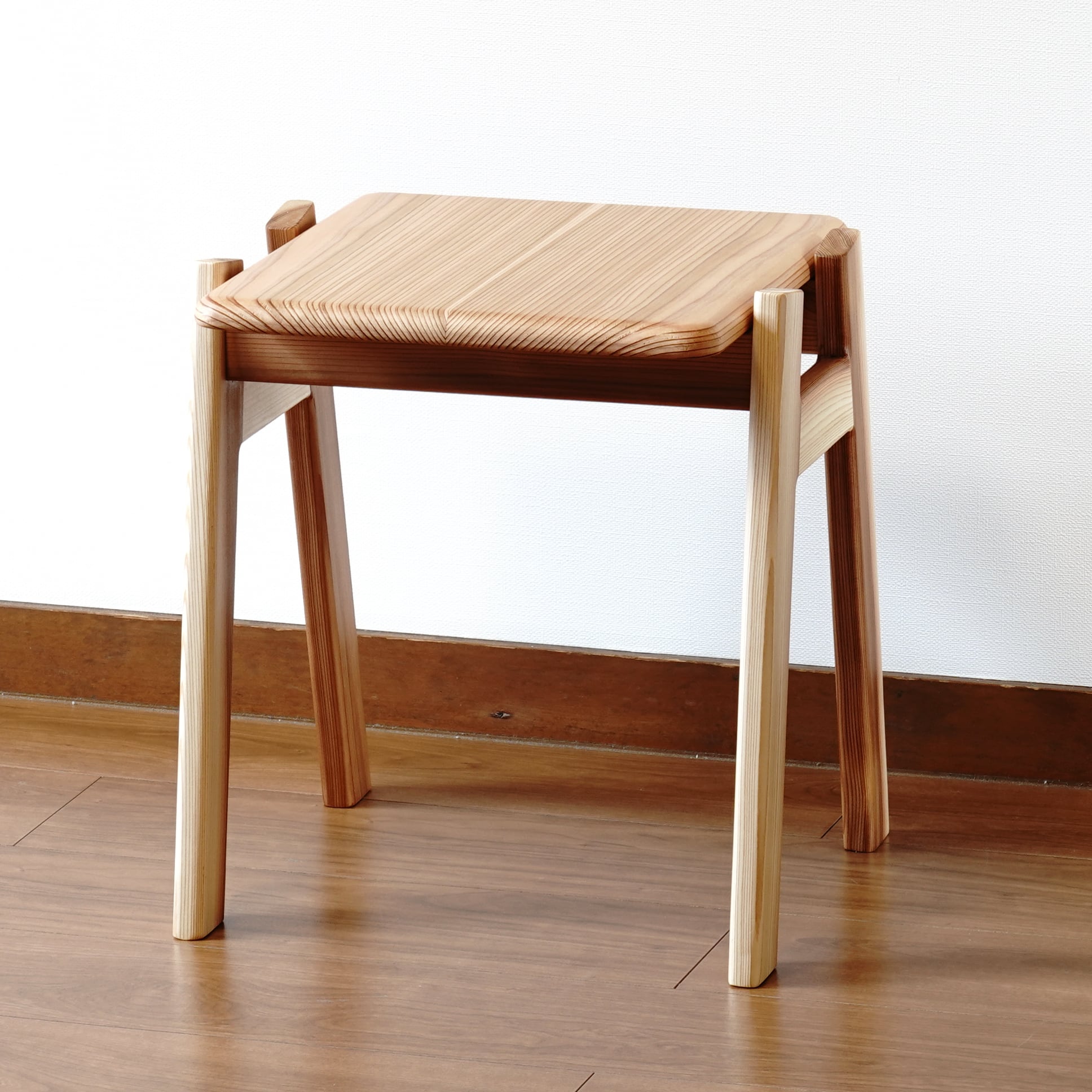 森の学校スツール 杉タイプ | あすの森づくりの家具