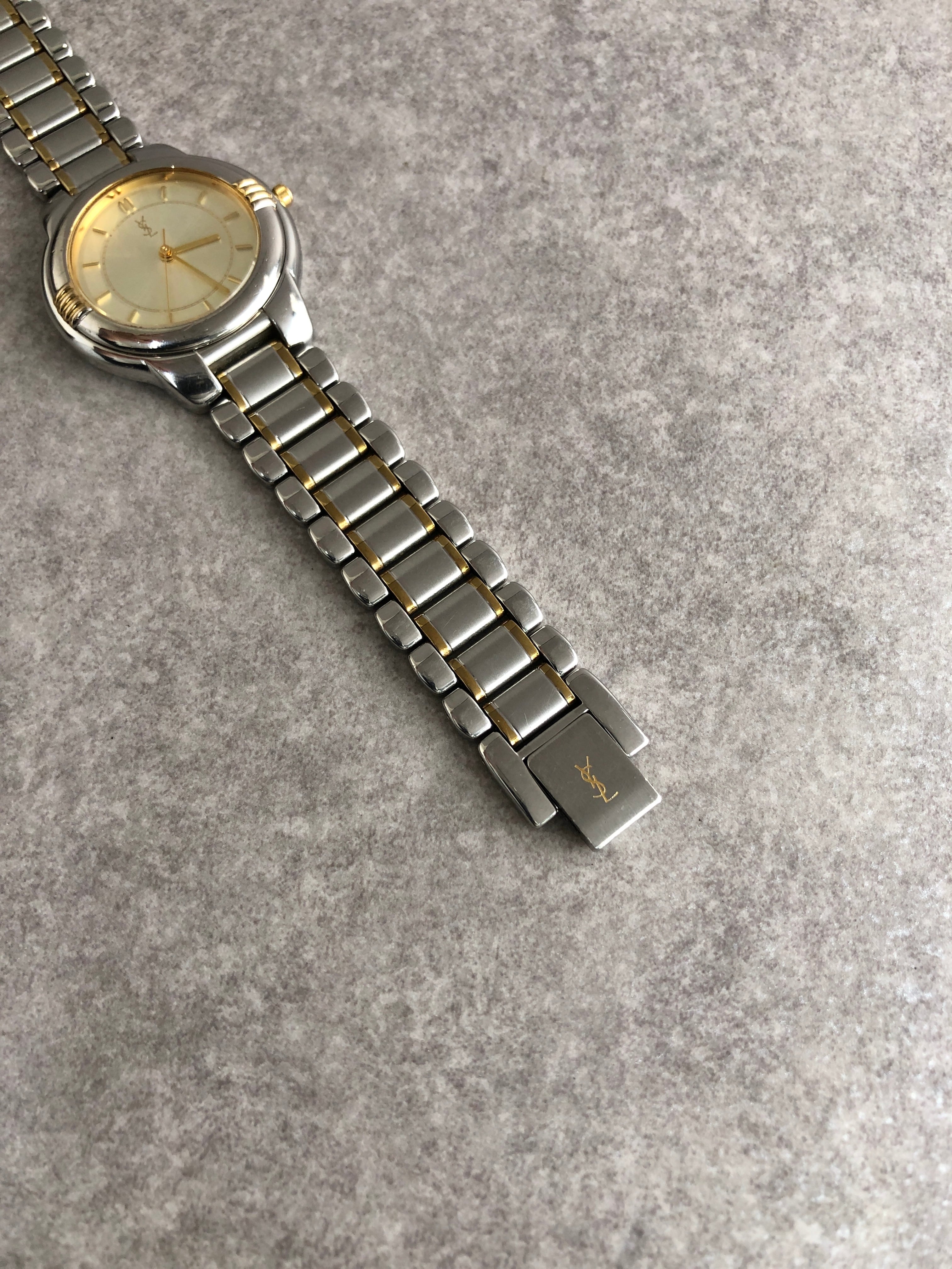 Yves Saint Laurent イヴ・サンローラン 腕時計 シルバー ステンレス