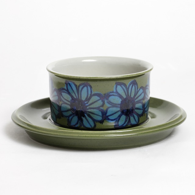ARABIA アラビア Hilkka-Liisa Ahola ヒルッカ・リーサ・アホラ オリー ブグリーンと紺と水色の花柄ティーカップ＆ソーサー - 12 北欧ヴィンテージ