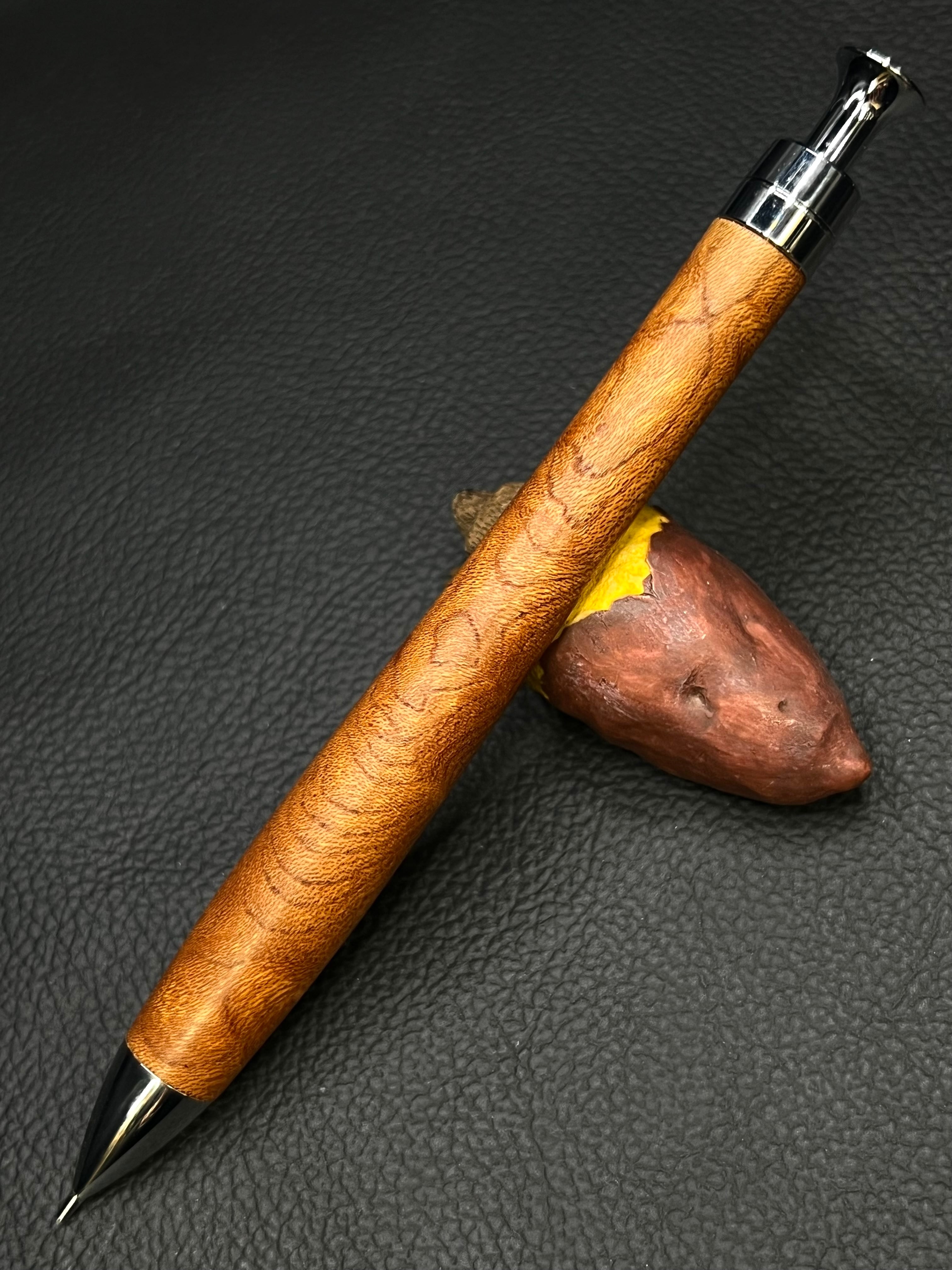 38｜ケヤキ 特上杢 | こぶた工房