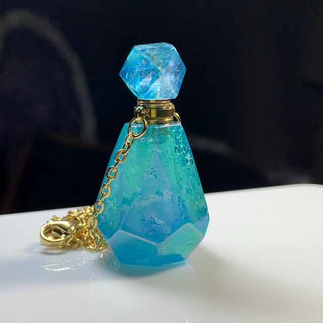 21.美しいブルー☆アクアオーラクォーツ・香水瓶