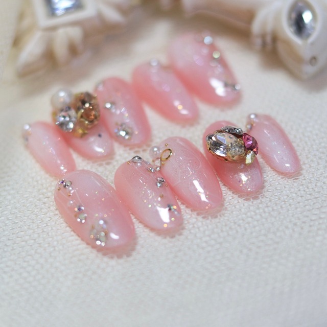 ブライダル 成人式 花嫁さん人気デザイン ピンク系白のふんわりアート スワロフスキーのストーン ブライダルネイルチップ Mar Fragancia マール フラガンシア