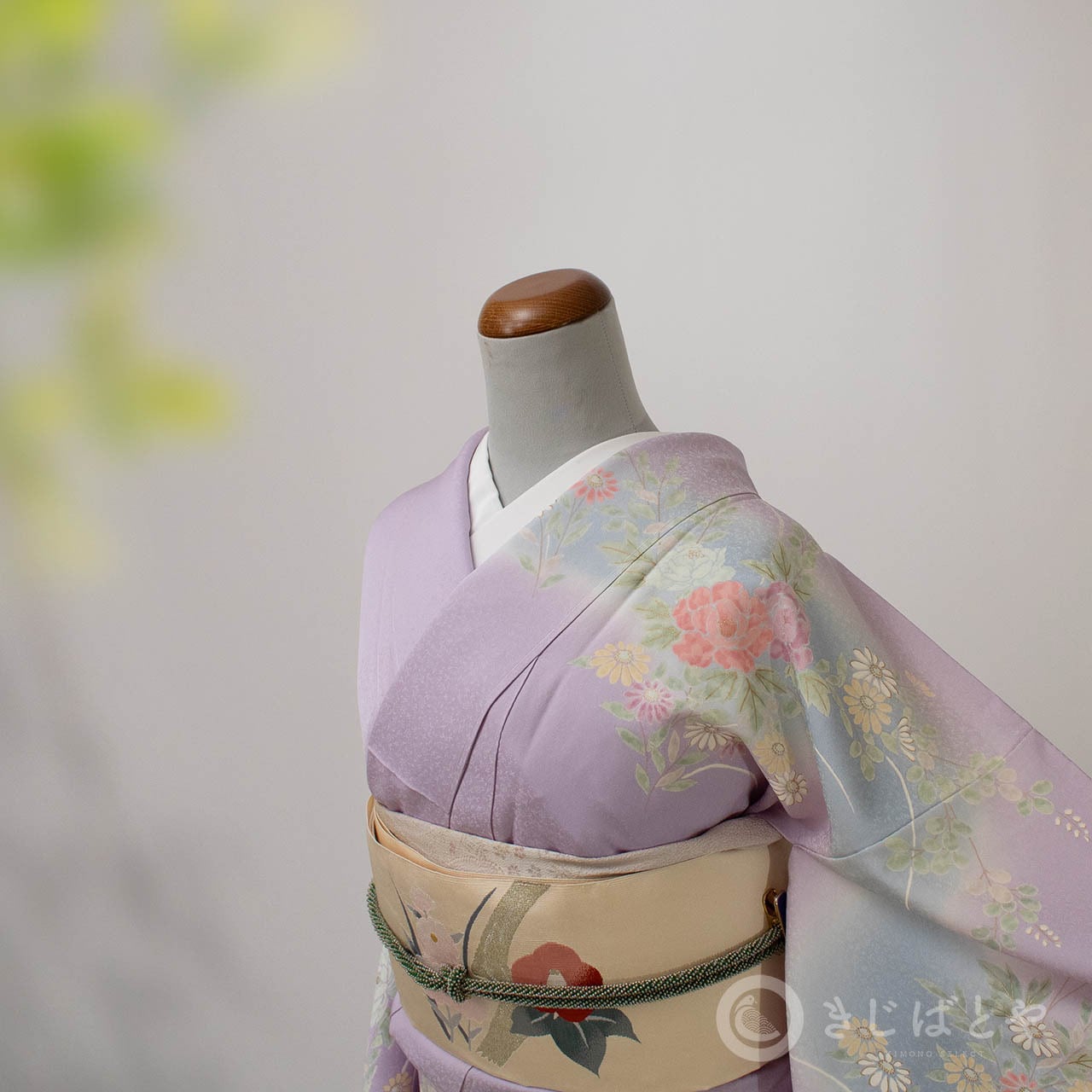 a-プロフ必読様正絹 紫色系 付け下げお花柄 しつけ糸 正絹 淡紫色に花の付け下げ 袷 | きじばとや