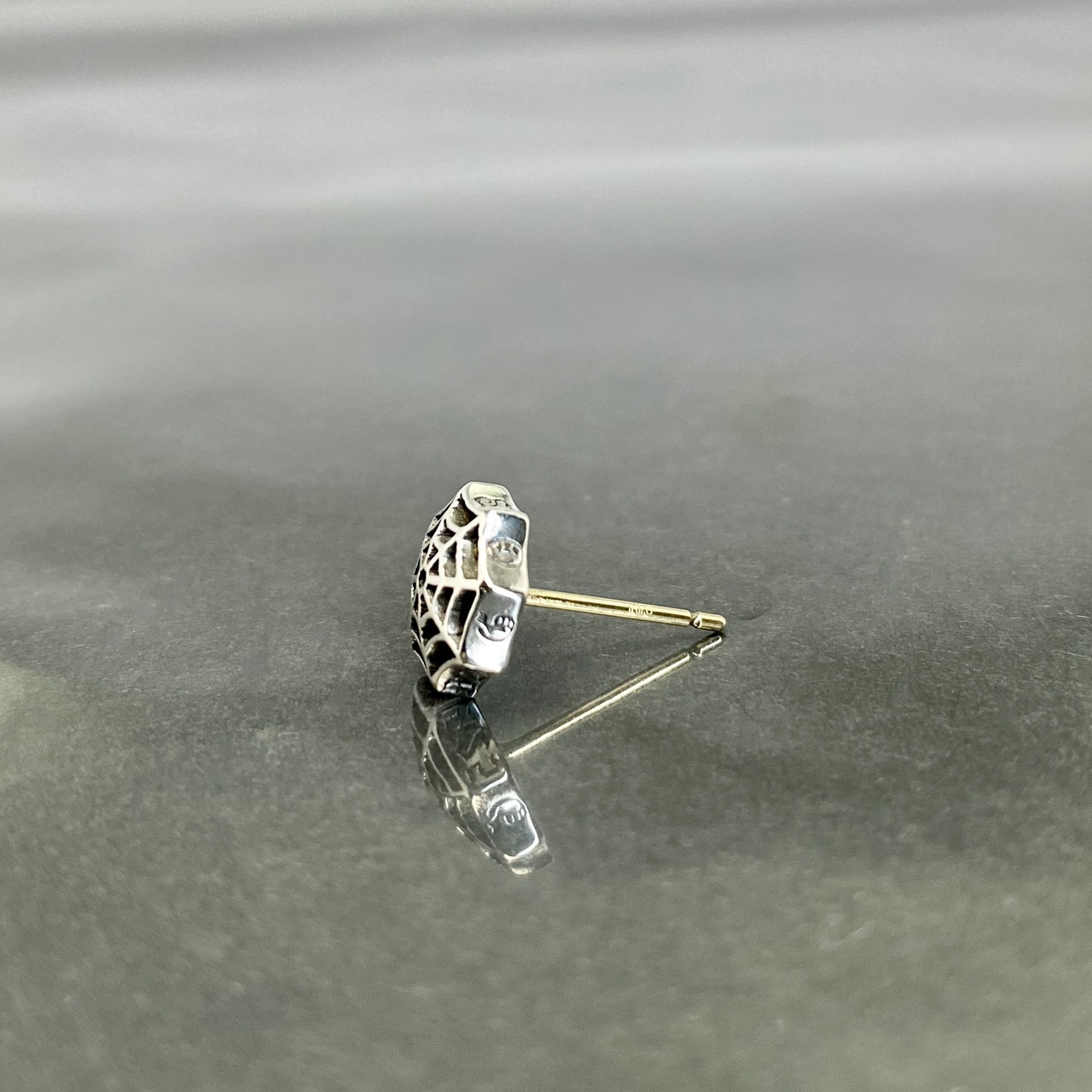 CUT OUT SPIDER WEB STUD / カットアウトスパイダーウェブピアス