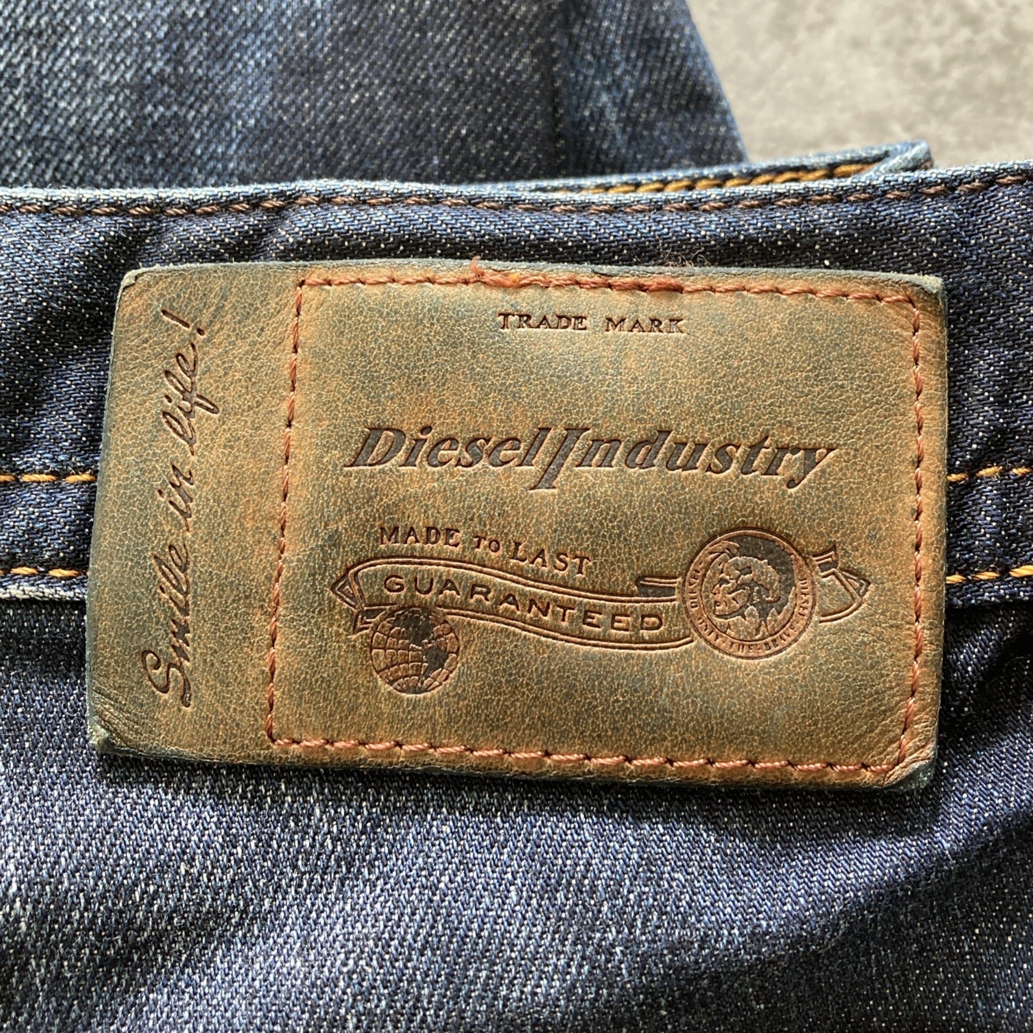 W29 L32】DIESEL ディーゼル レザーパッチ ジッパーフライ 縦落ち ヒゲ