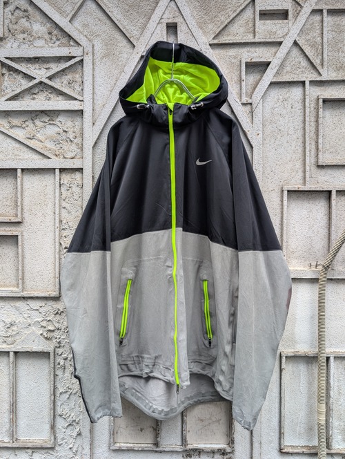 "NIKE" reflector jacket