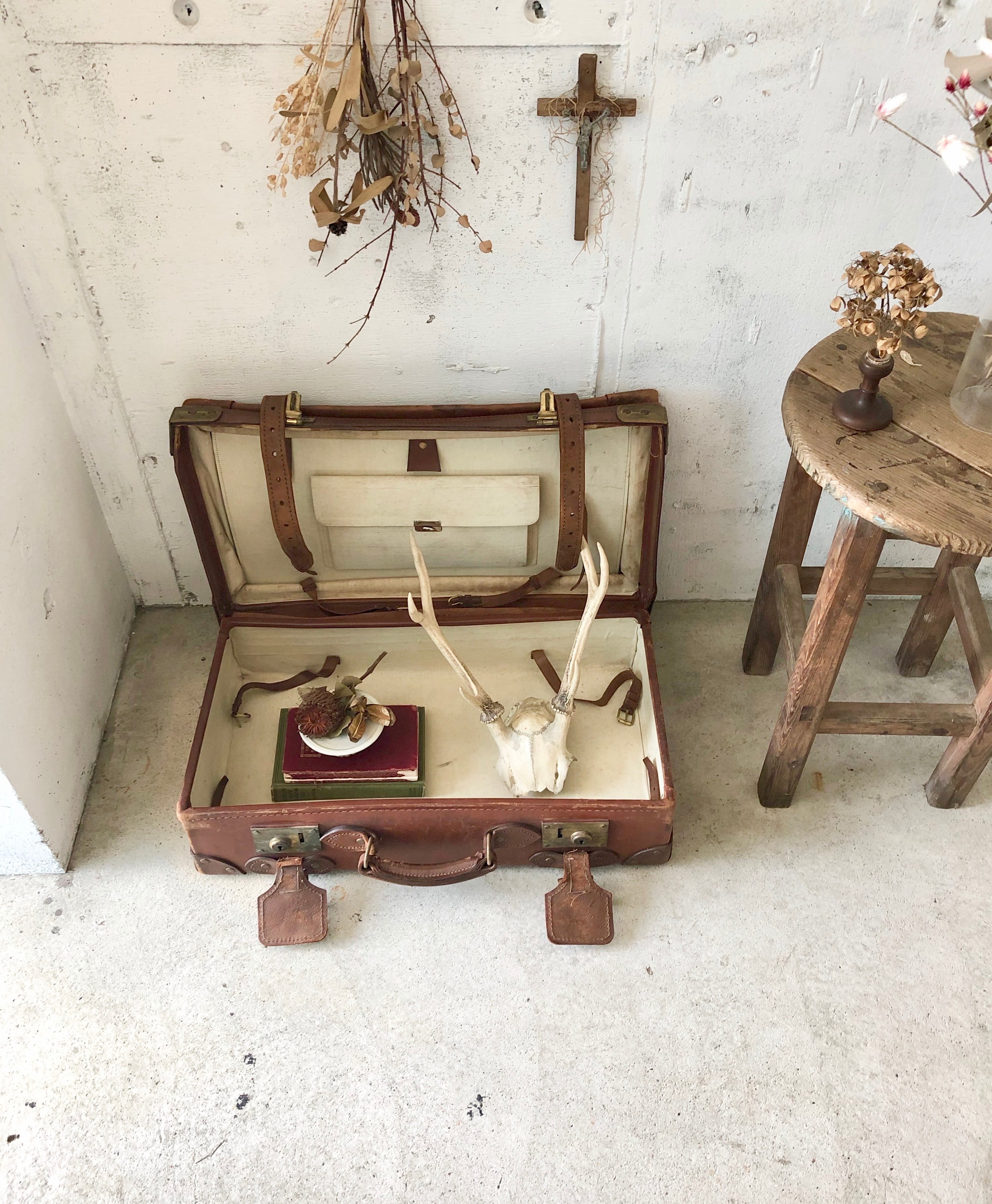 味のあるレザートランク［古道具］ | giraffes craft