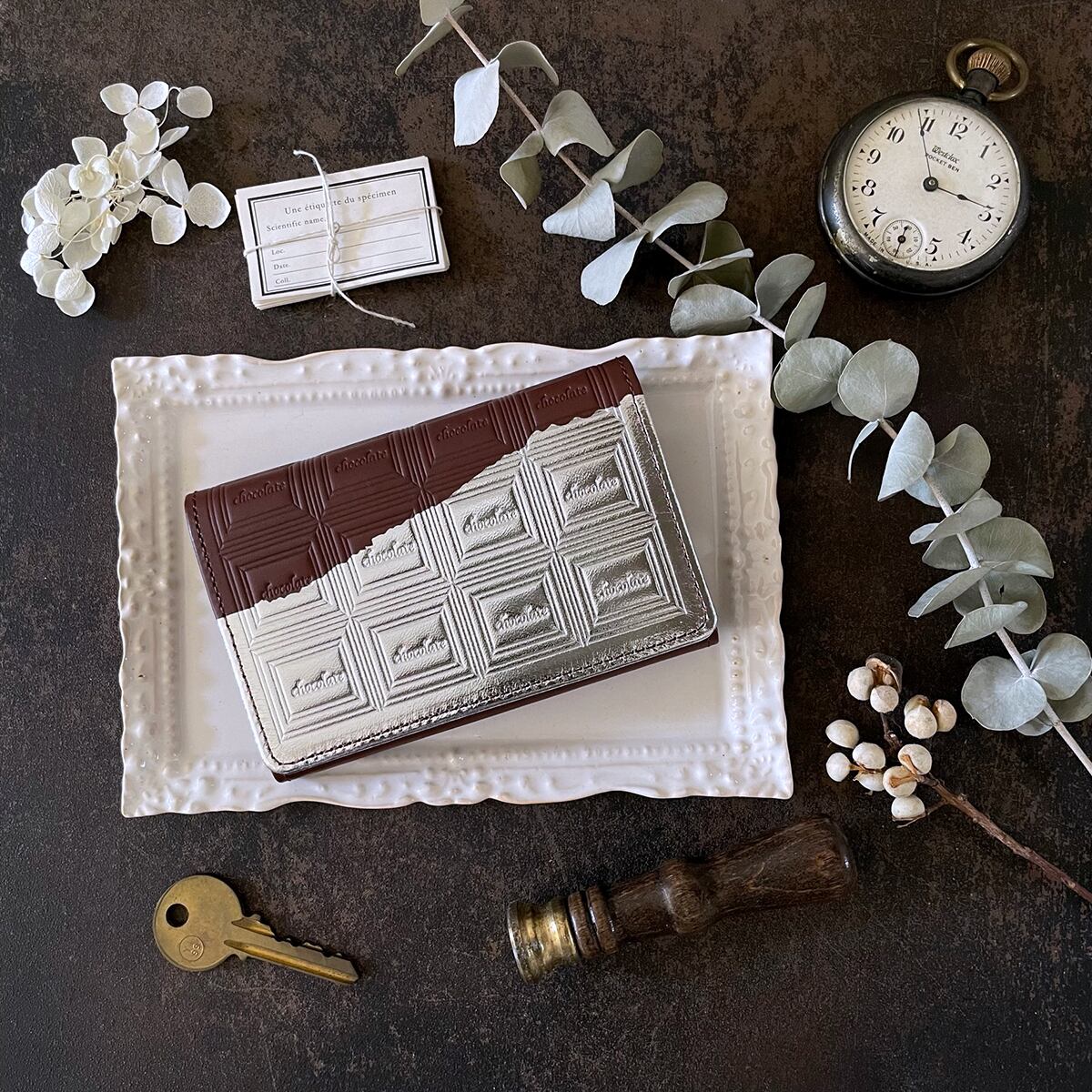 革のチョコ 名刺入れ スイート(銀の包み紙)