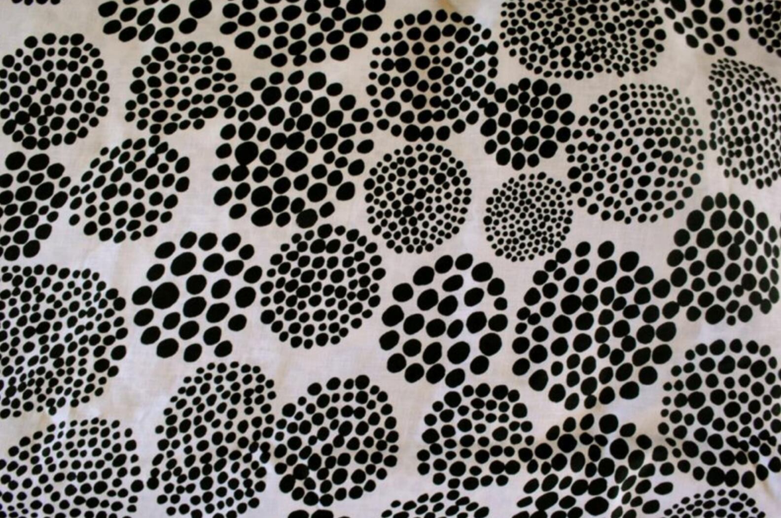 marimekko fabric for products Pallero 100％ linen　50cm マリメッコ プロダクト用 リネン生地 Pallero (パッレロ) ホワイト