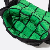 BOTTEGA VENETA パデッド テック カセット バッグ バイカラー