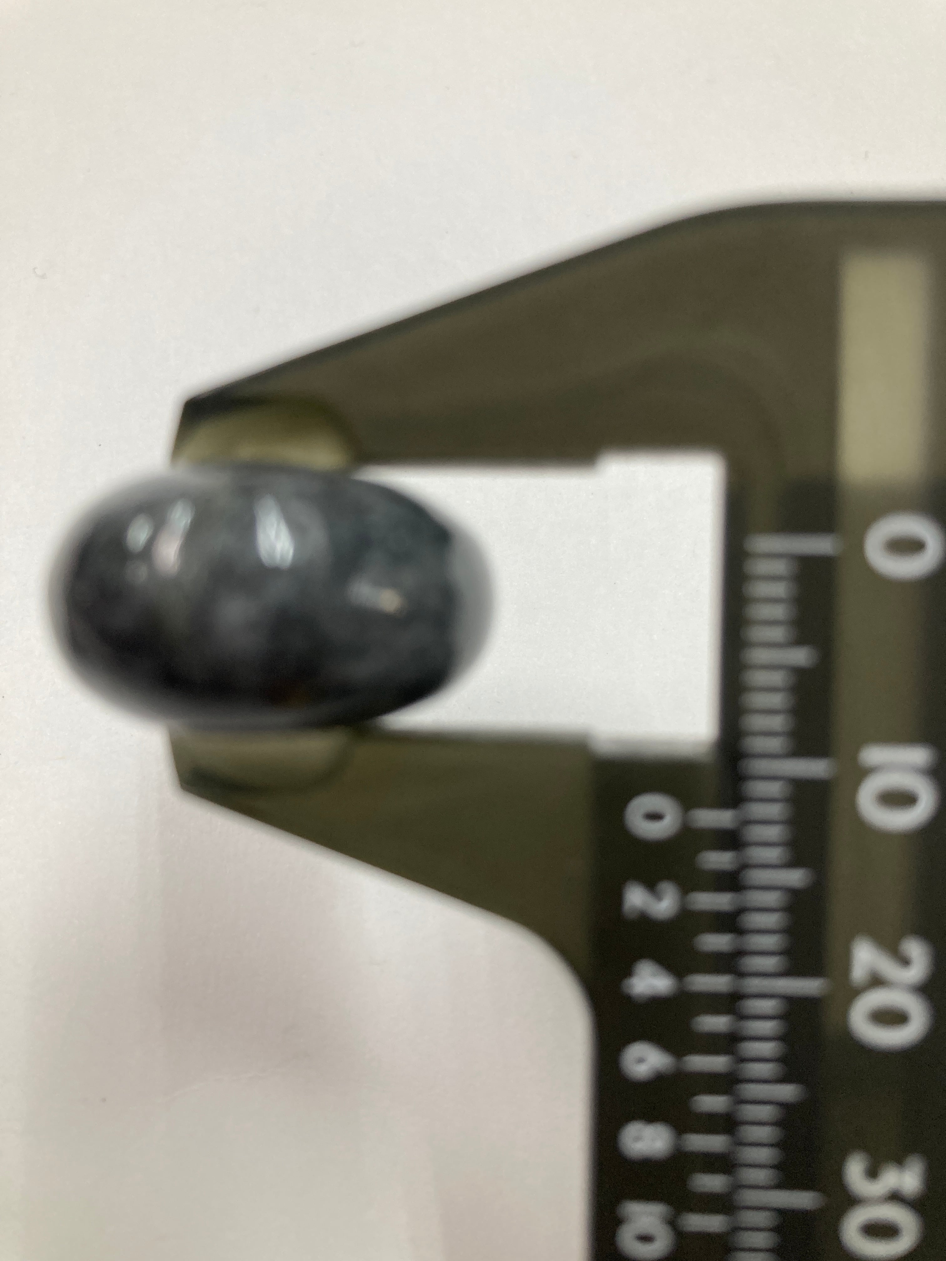 E34394】勾玉＊黒翡翠＊ペンダント Magatama Jade Pendant