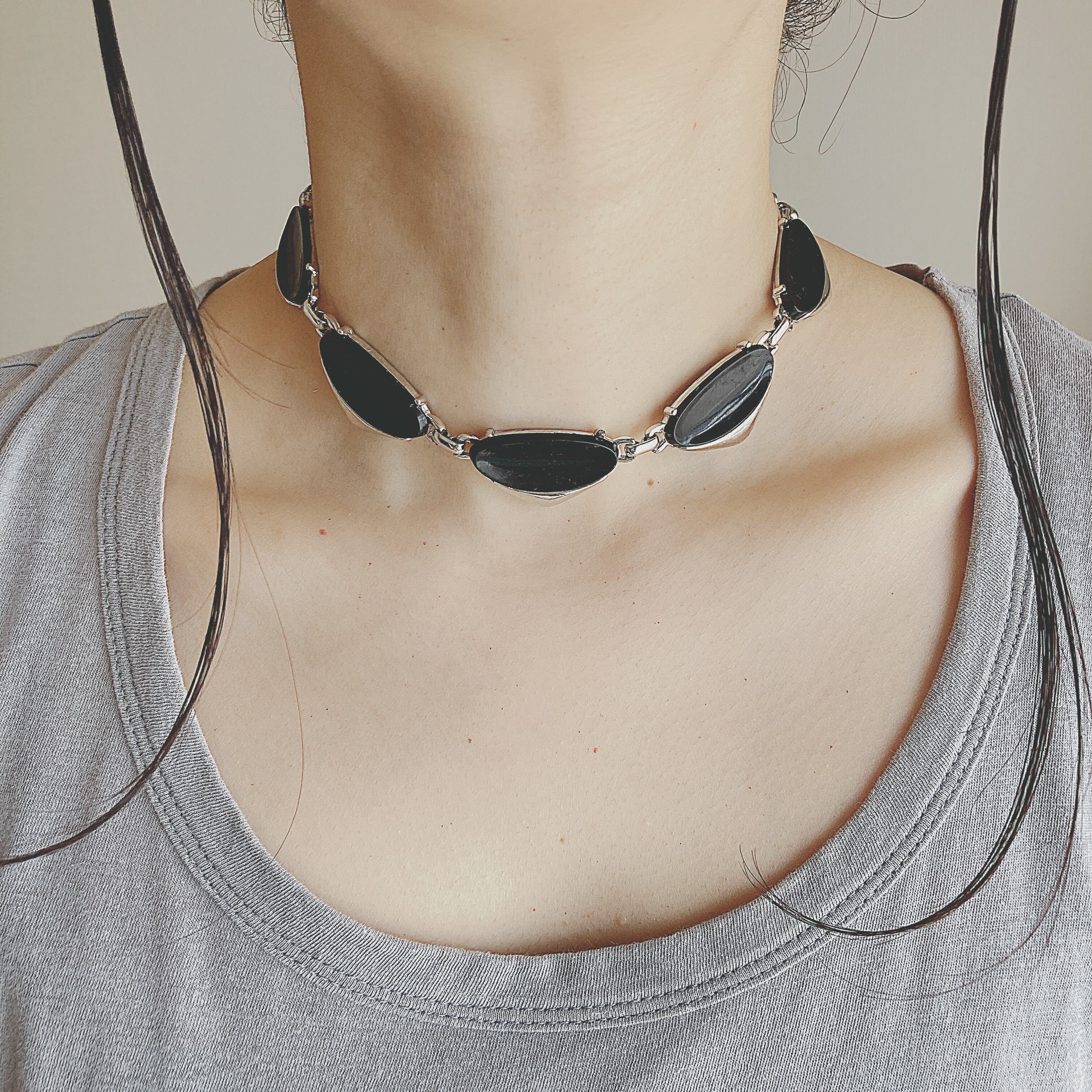 Vintage silver tone oval black thermoset plastic necklace choker　ヴィンテージ　 シルバートーン　ブラック　楕円形　オーバル　サーモセット　プラスチック　ネックレス　チョーカー