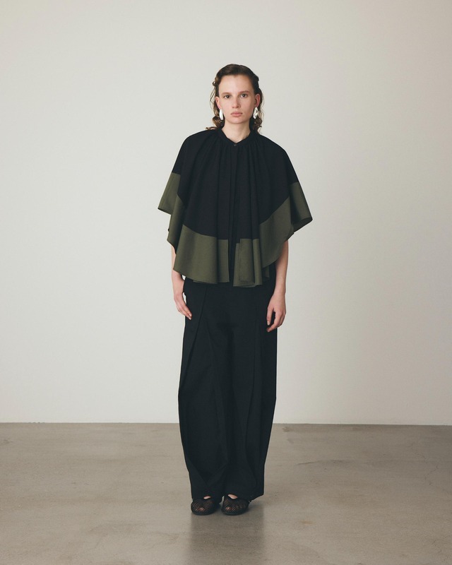 南仏の太陽に愛されたブラウス | CH-33134_BLACK×KHAKI