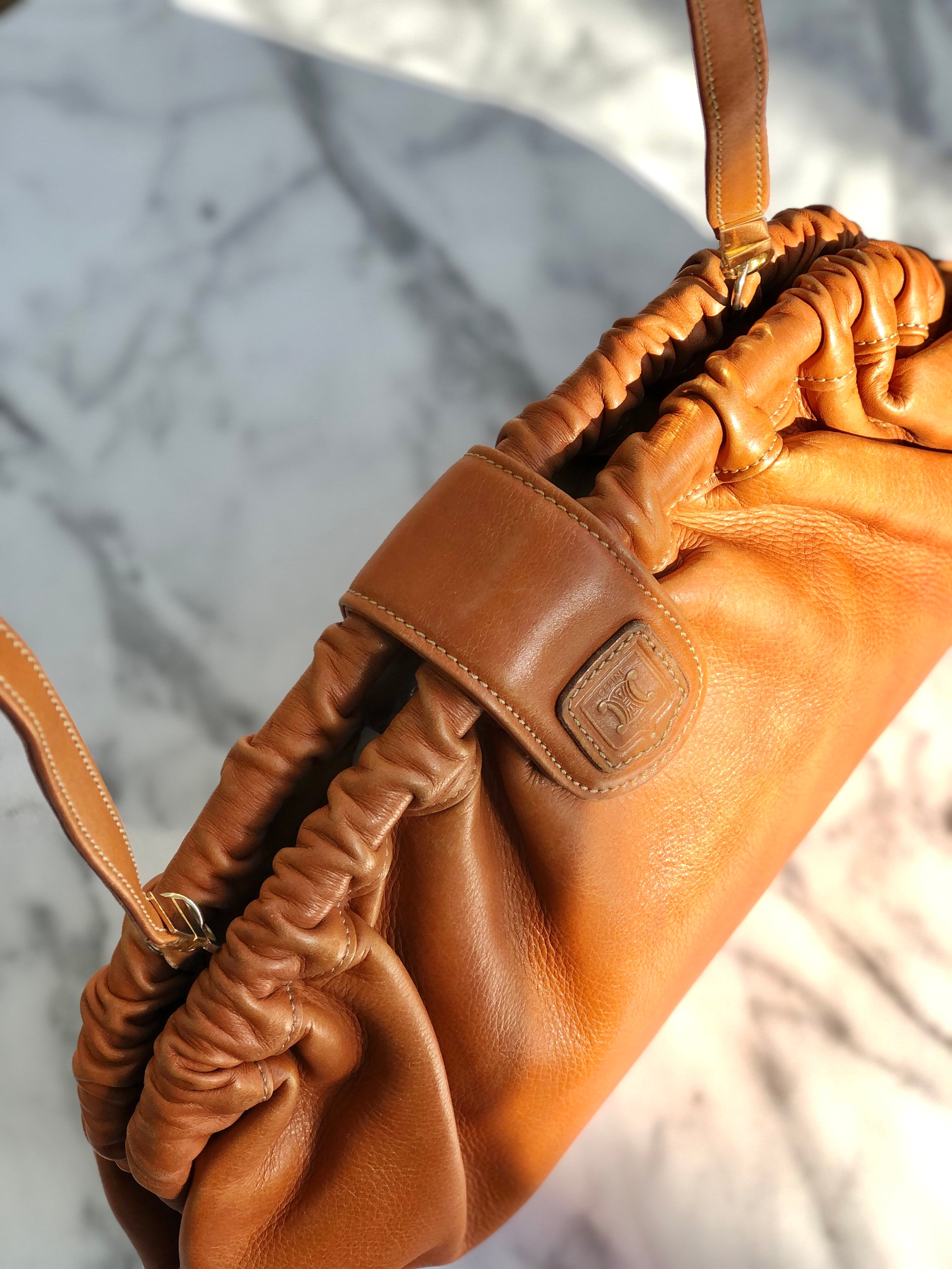 CELINE セリーヌ ブラゾン型押し レザー シャーリング がま口