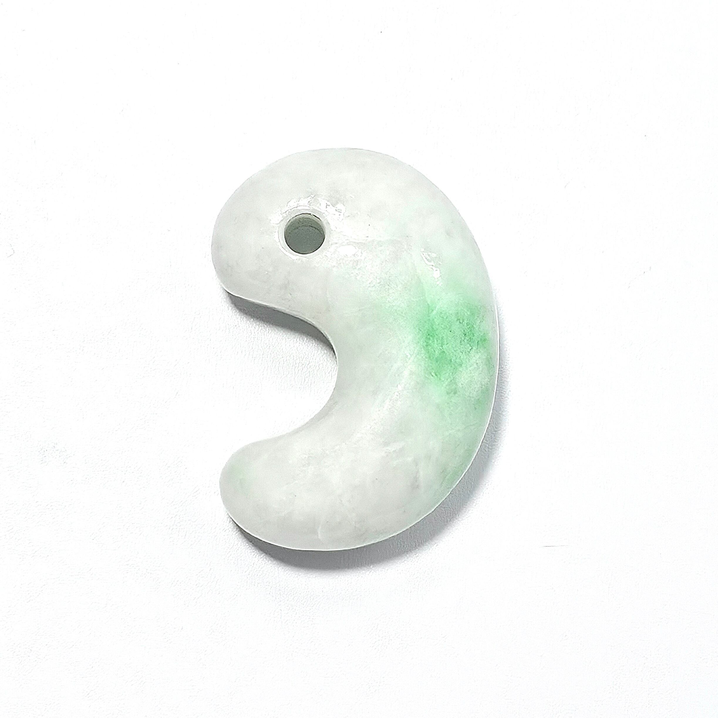緑色 アイスジェイト:勾玉:糸魚川翡翠 BMT0576 | 糸魚川翡翠工芸家