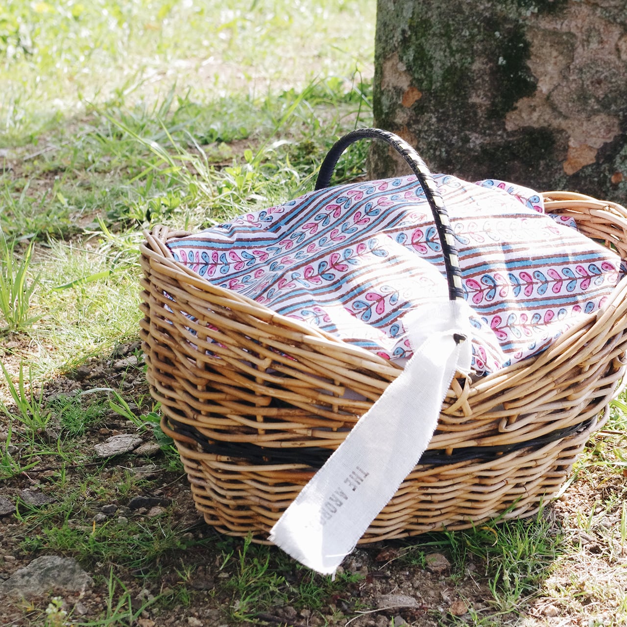 Arorog black handle basket