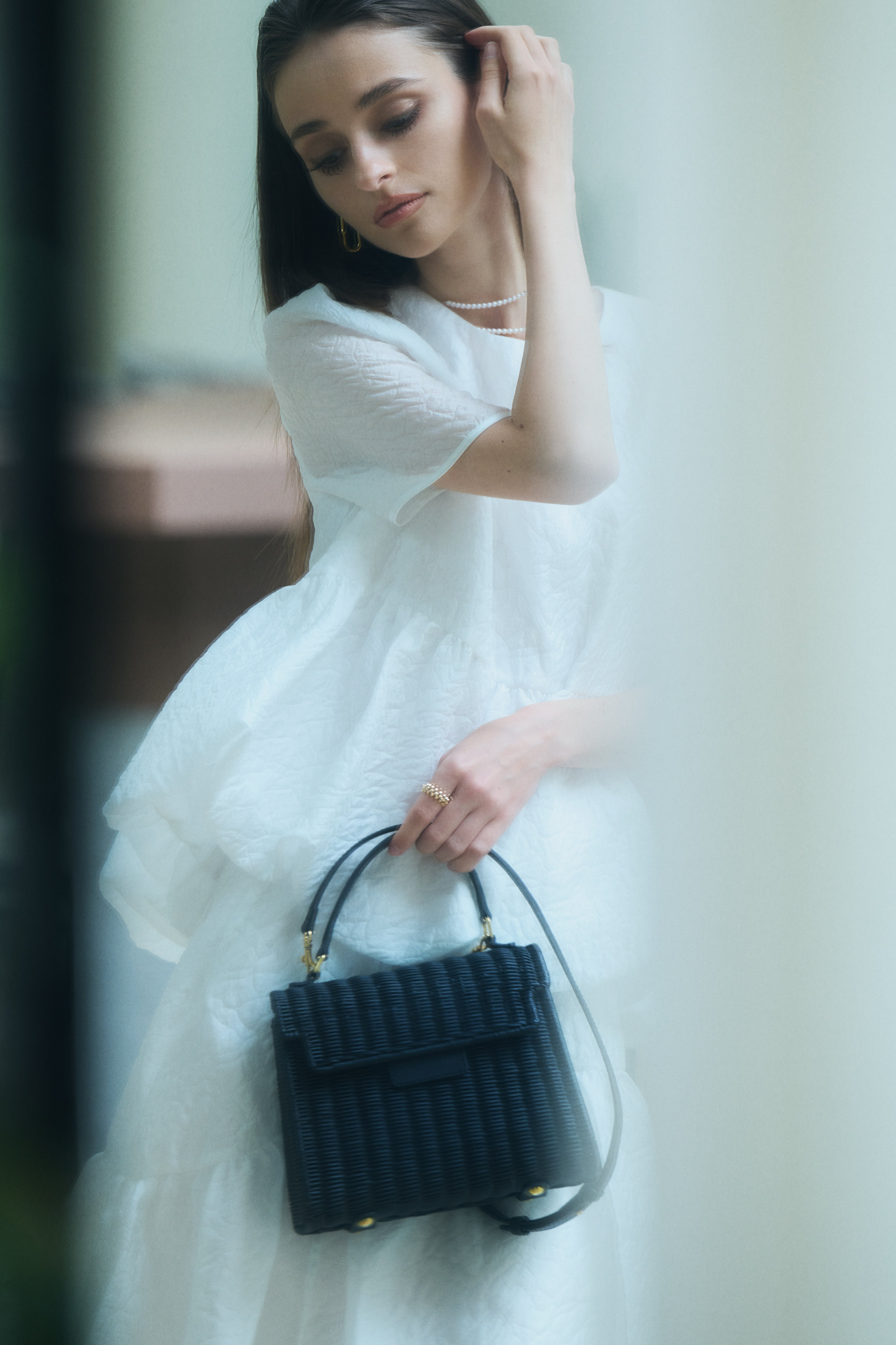 Leather trimmed rattan bucket bag | Bluelea
