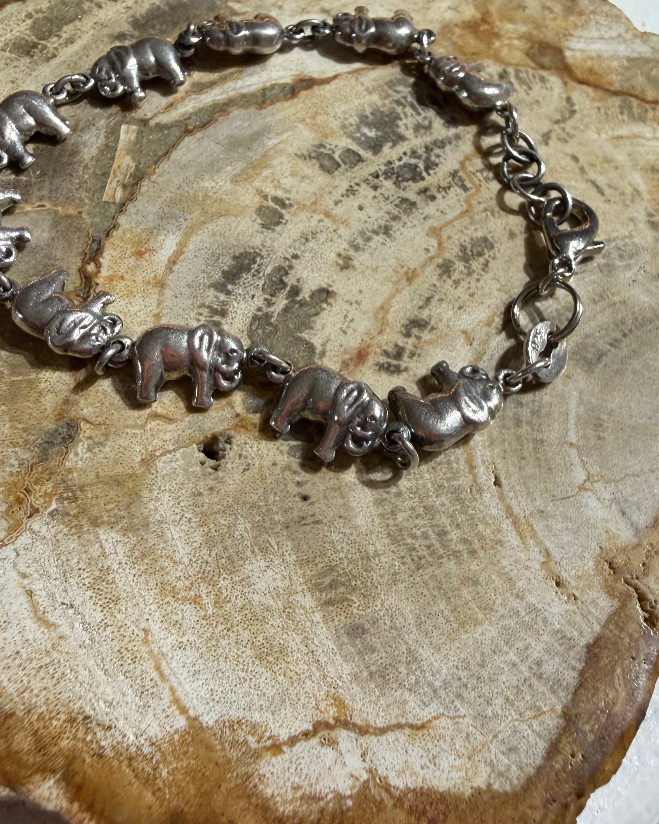 " Silver 925 - 連なる象たち " Elephants motif Design vintage Bracelet