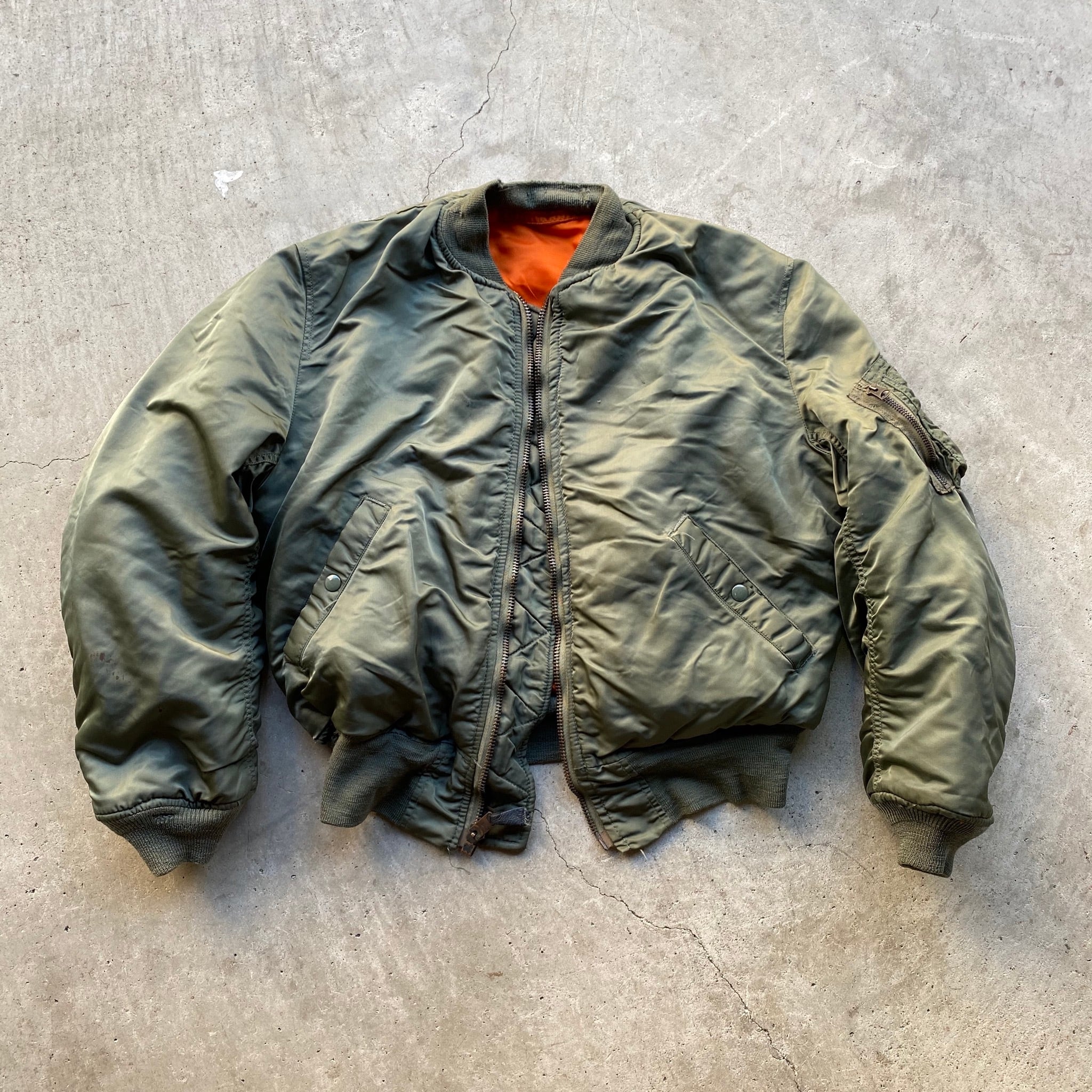 67年納品 60年代 ビンテージ USAF 米軍実品 MA-1 ミリタリー フライトジャケット 60s ヴィンテージ MEDIUM メンズM カーキ  セージグリーン 古着 【ミリタリージャケット】【VTG】 | cave 古着屋【公式】古着通販サイト