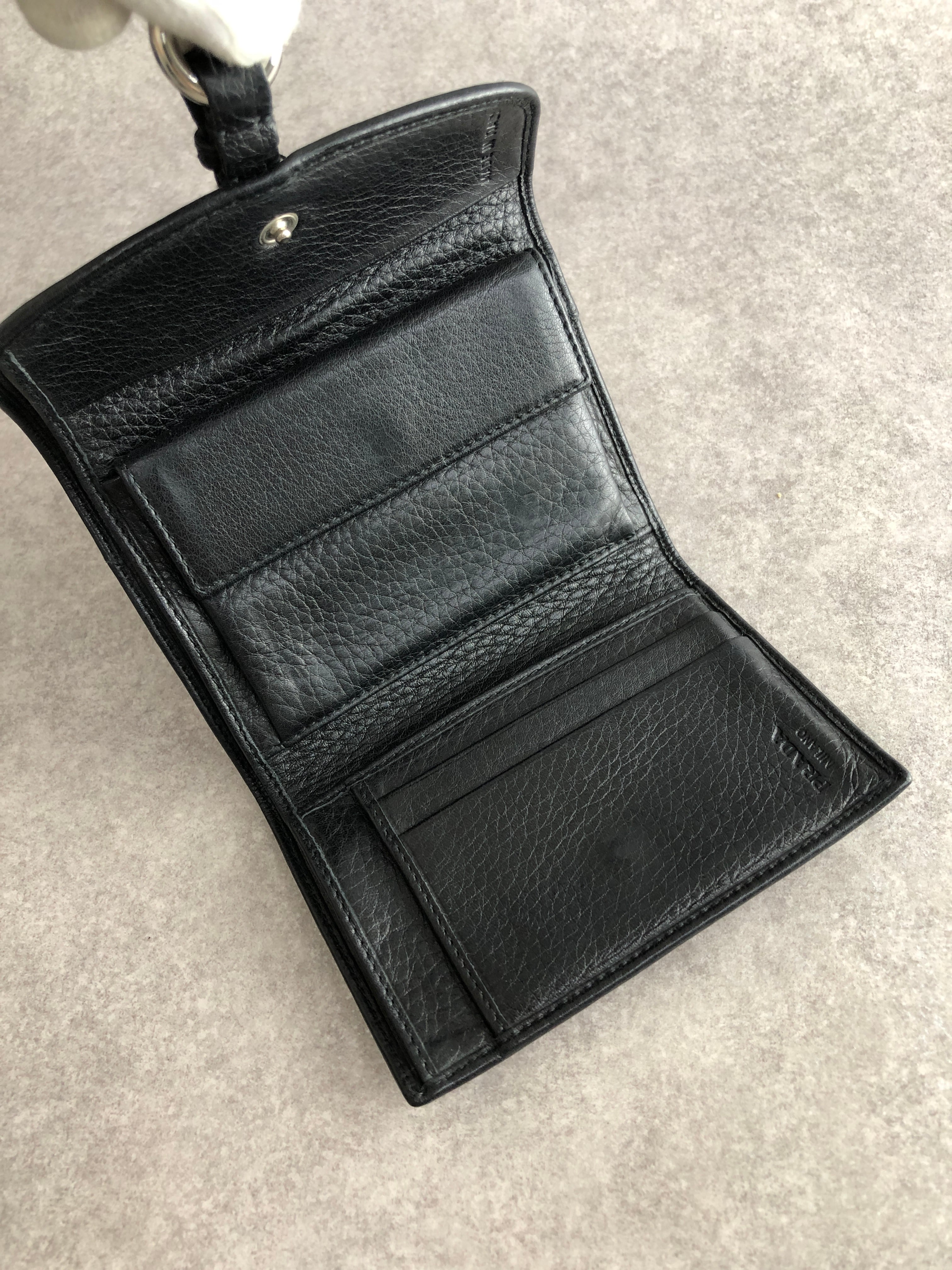 PRADA プラダ 財布 ブラック バックルモチーフ レザー vintage