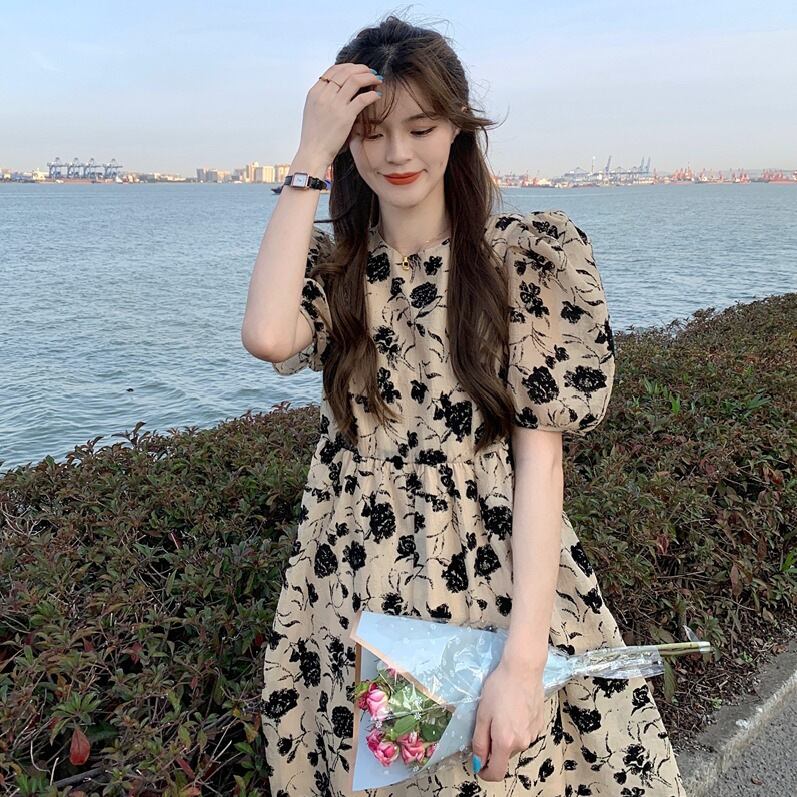 【新作】【送料無料】 フレンチレトロな花の気質ファッションパフスリーブドレス女性の夏の新しいハイウエストスリム多用途ミッドレングススカート 0241643073207