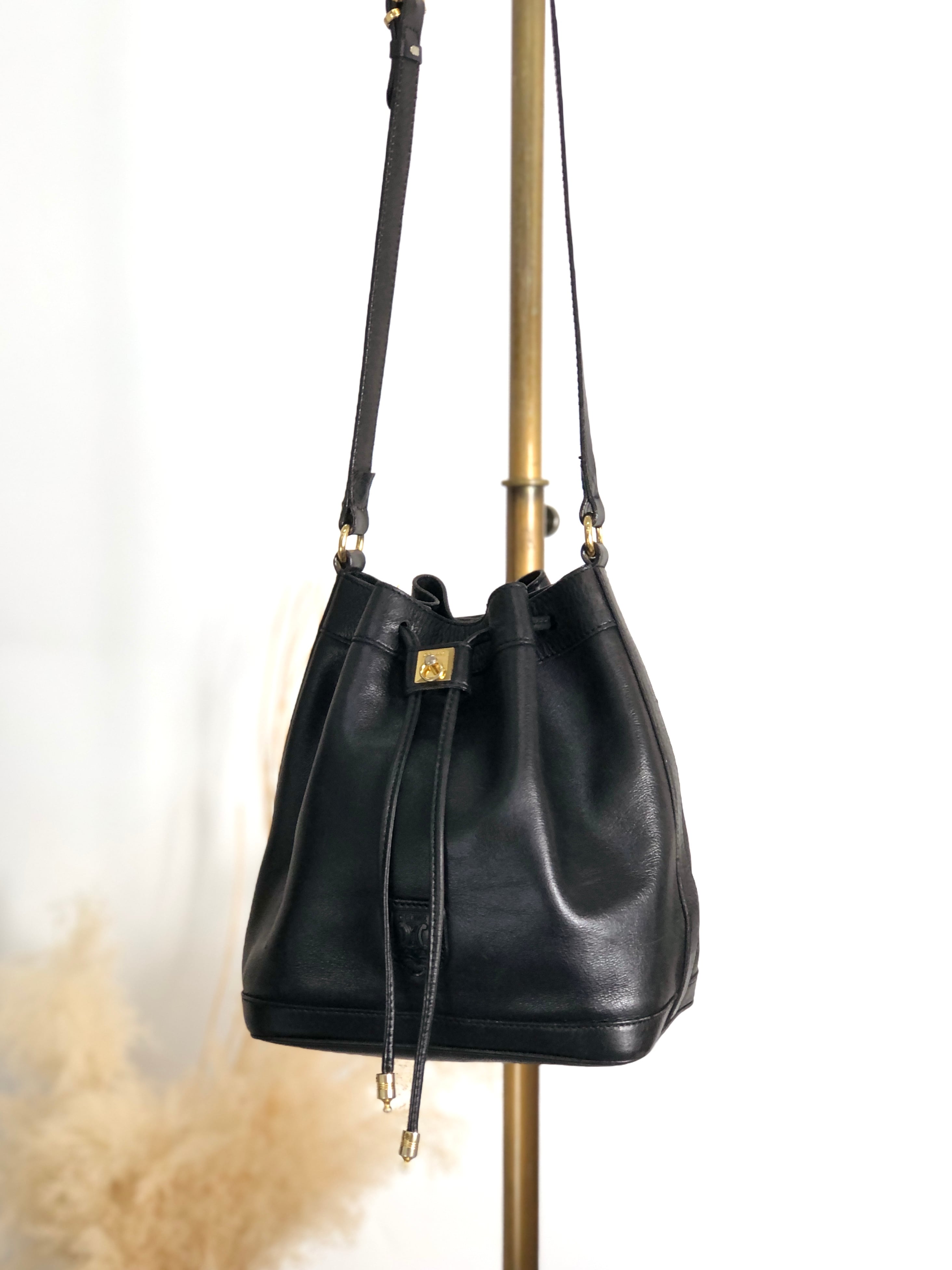CELINE セリーヌ ショルダーバッグ ブラック ブラゾン型押し レザー