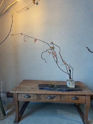 107 石の花器・枝ものセット