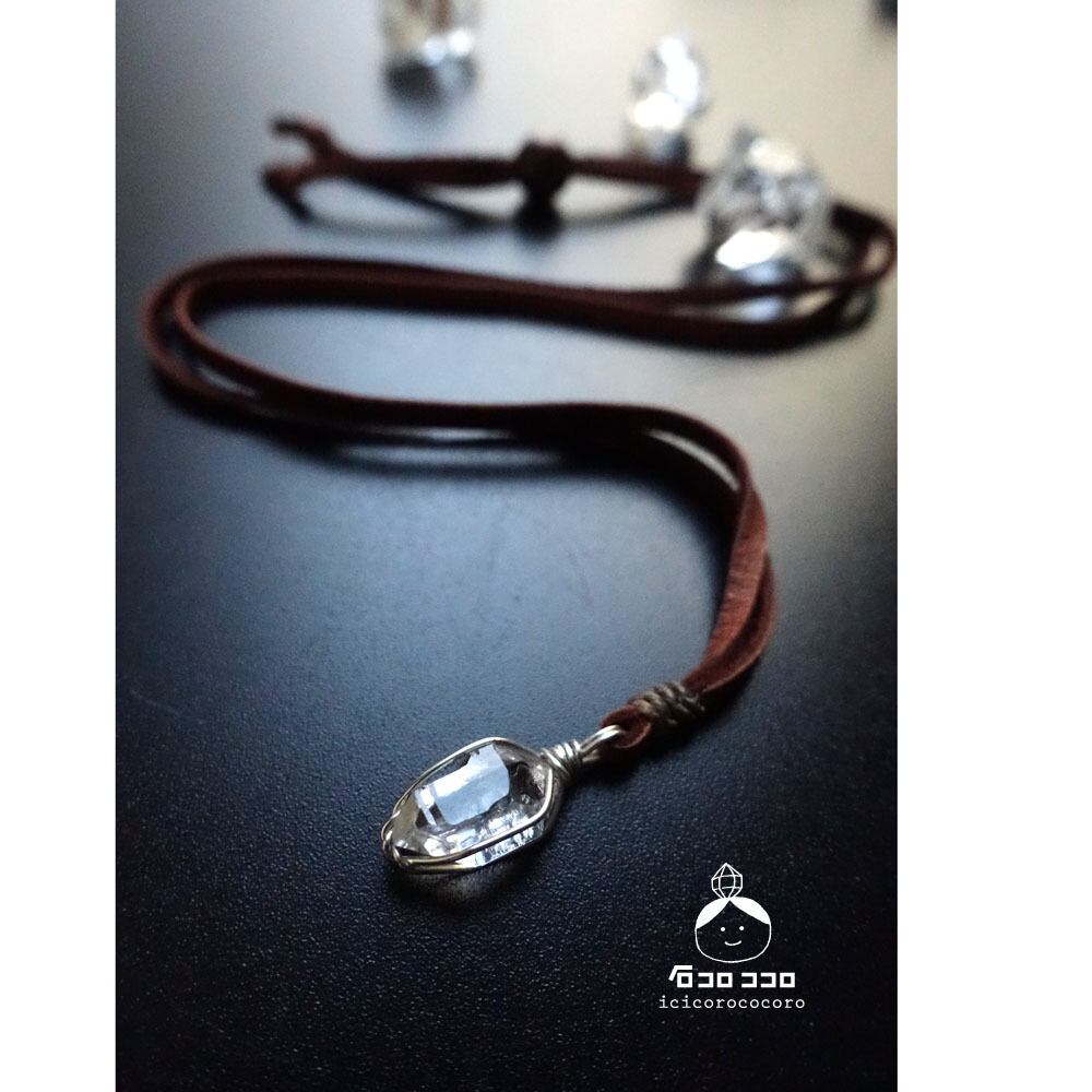 大粒と小粒の間！ハーキマー・ダイヤモンド【鹿 革紐】ペンダント 8