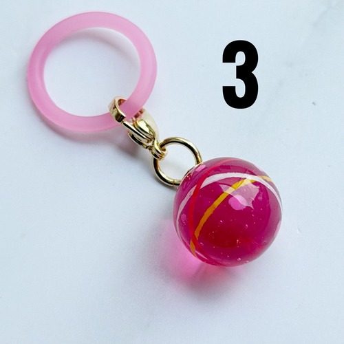 【金具ゴールド】まんまる、つやつや、ふたつとない。実物をお届け！レジンヨーヨーチャームャーム✨数量限定
