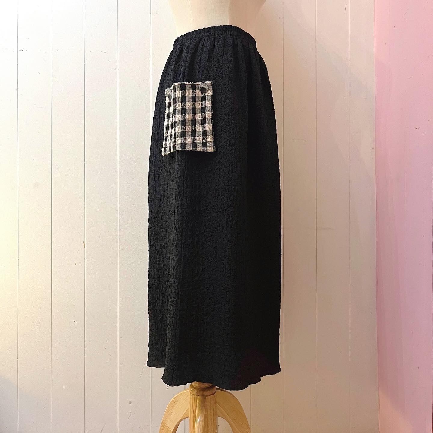 gingham check pocket black skirt