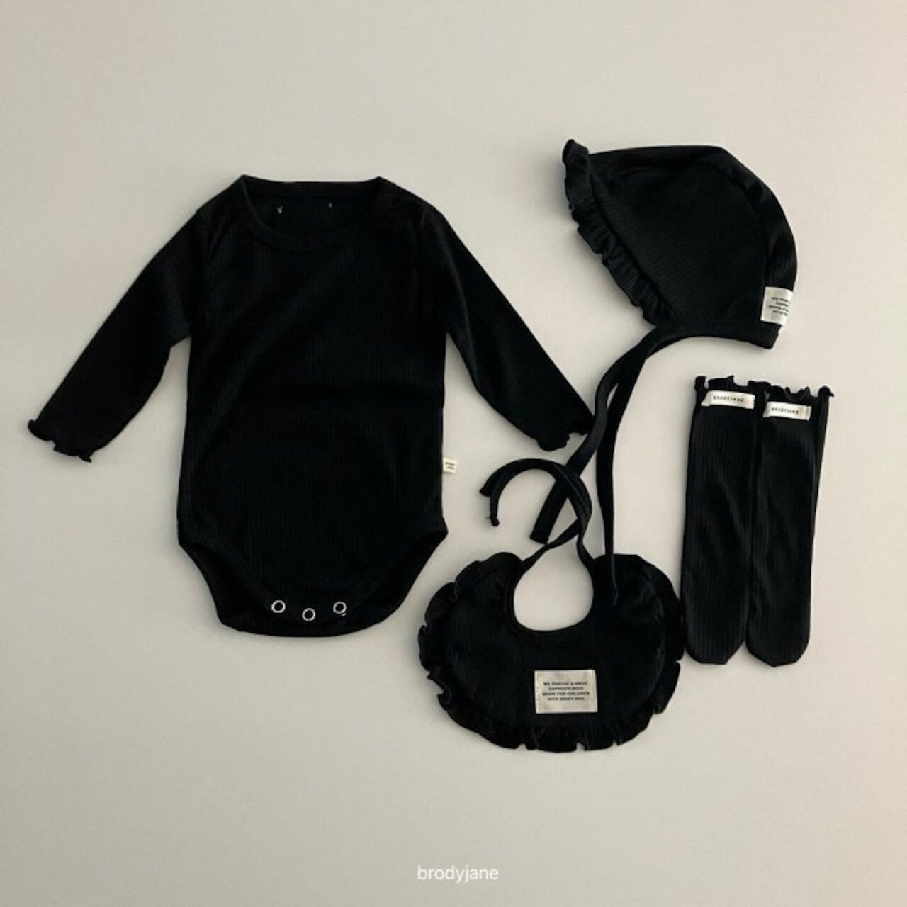 韓国子供服 / 26Autumn / 〖取寄〗Brodyjane / ブラックボネット / ベビー服 / 赤ちゃん服 / 帽子 *FREE*
