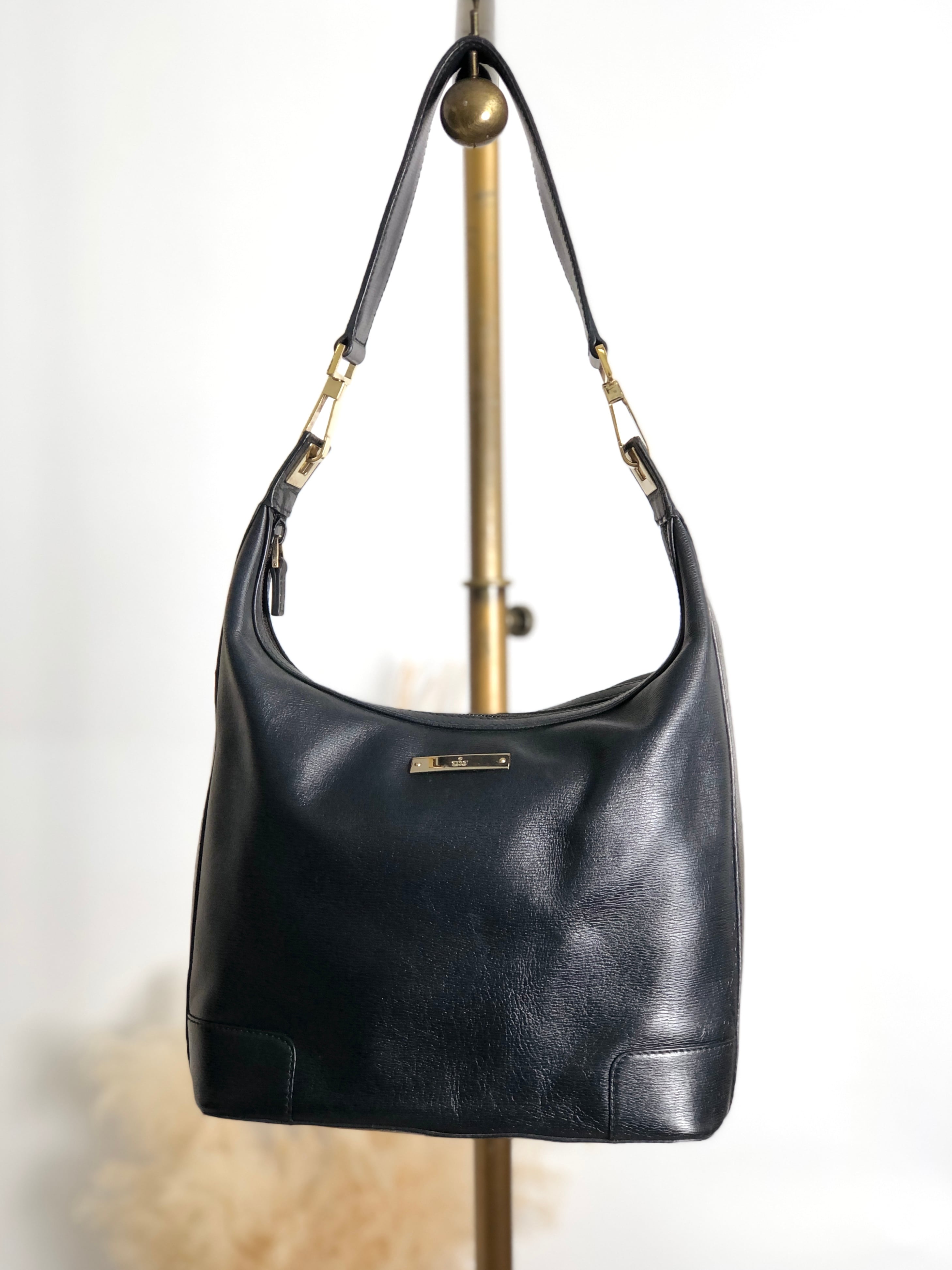 GUCCI グッチ ショルダーバッグ ブラック ロゴプレート レザー ワン