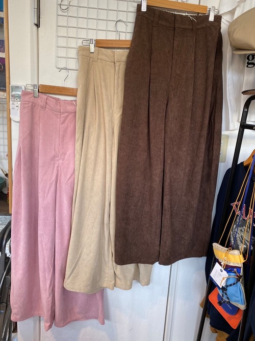 レディース　コーデュロイサイドタックコクーンパンツ