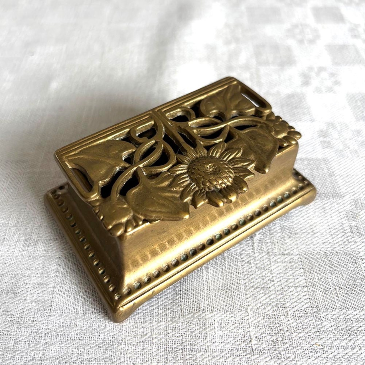 真鍮製切手入れ アールヌーボー　小物入れ　アクセサリー入れにも 12otdx13