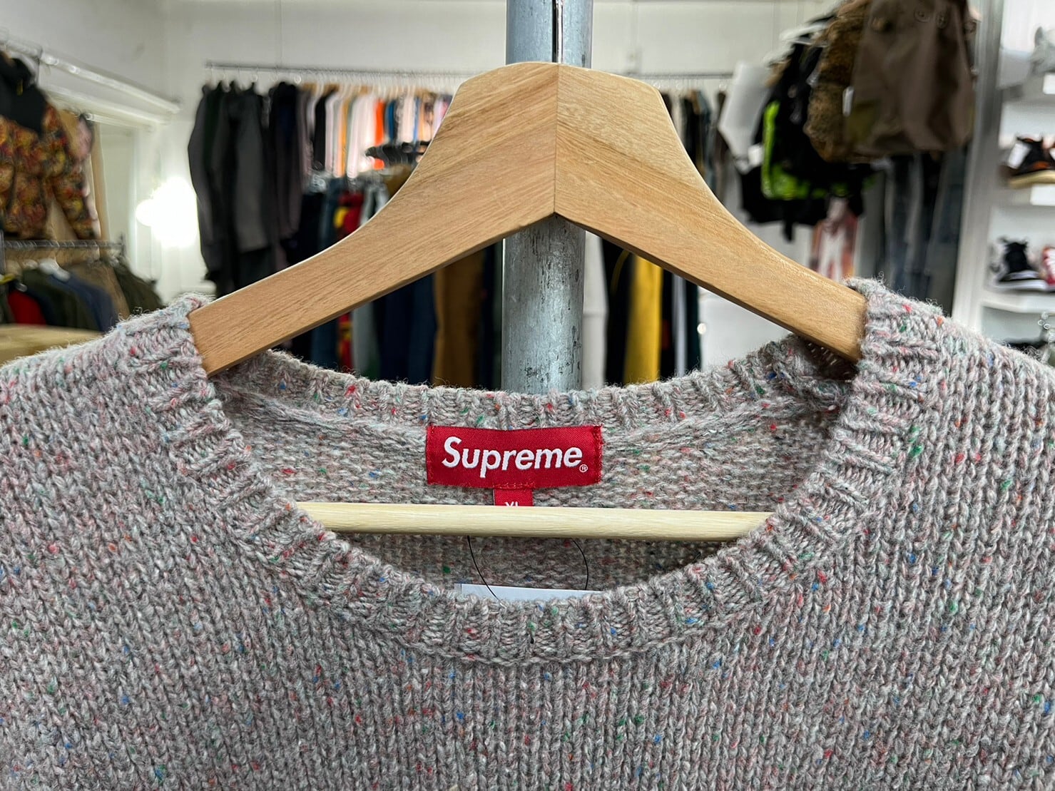 Supreme 22AW SMALL BOX SPECKLE SWEATER HEATHER MULTICOLOR XL Supreme 22AW SMALL BOX SPECKLE SWEATER HEATHER MULTICOLOR XL